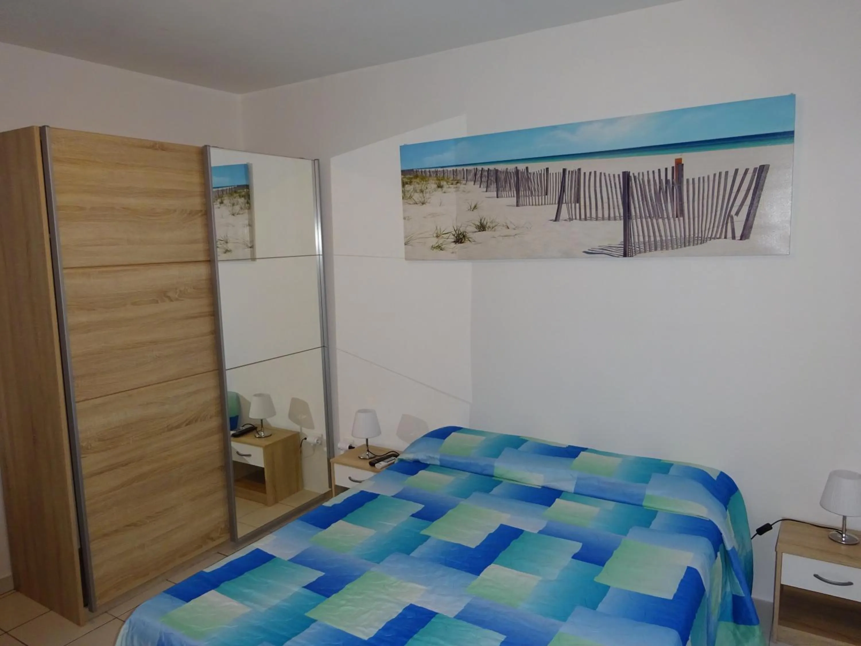 Photo of the whole room, Bed in Les Créolines