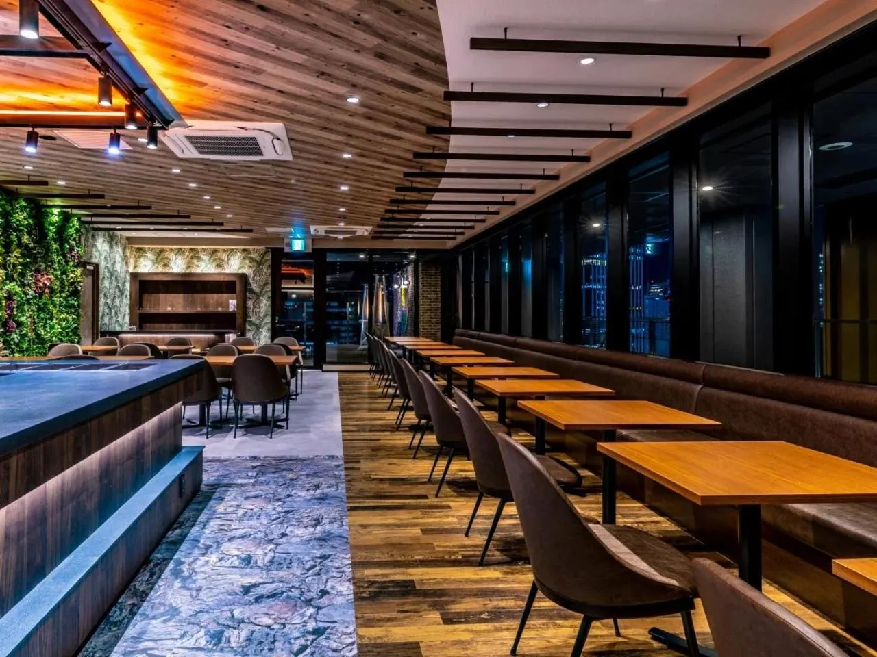 Restaurant/places to eat in APA Hotel & Resort Osaka Umeda Eki Tower