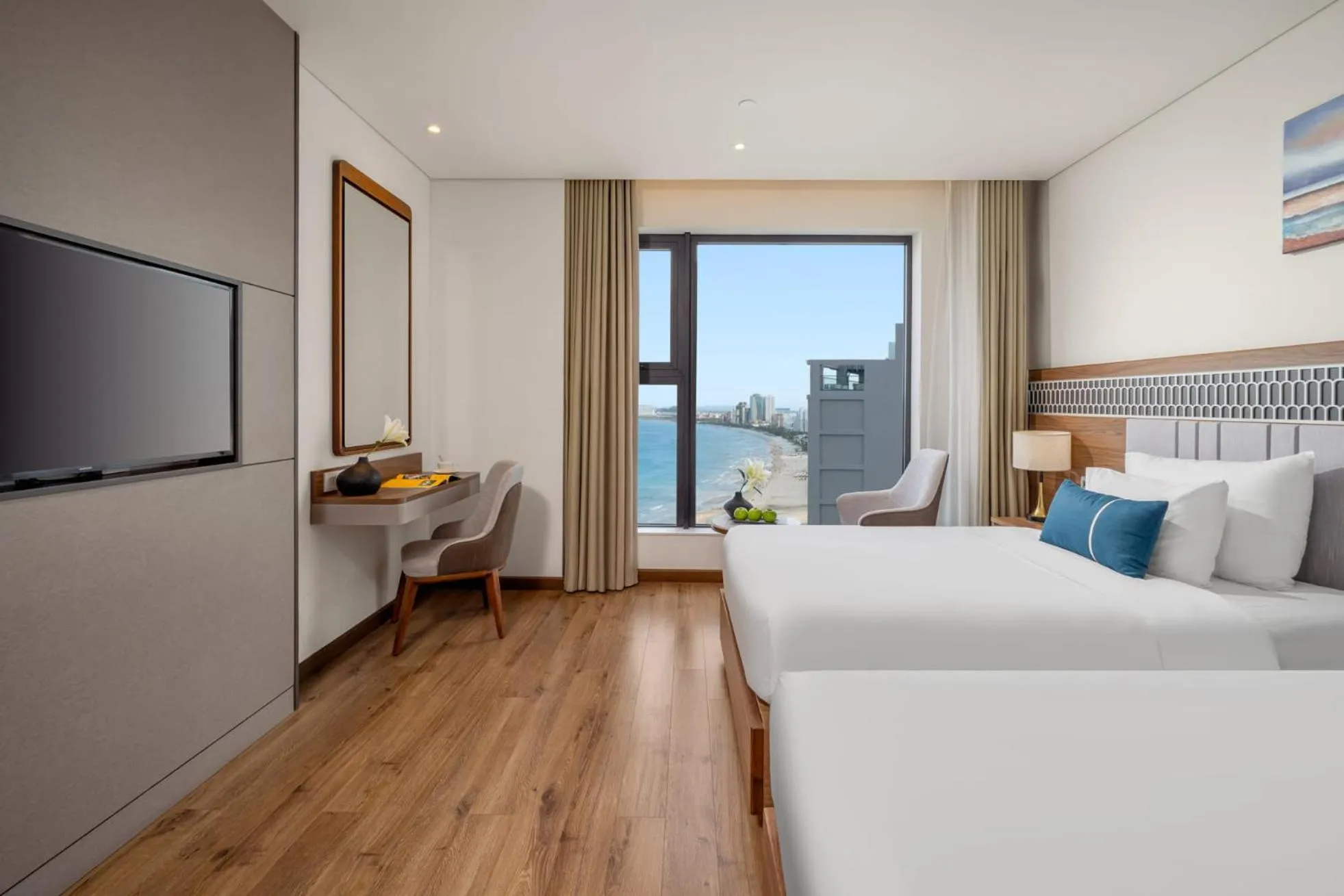 Photo of the whole room, Bed in Peninsula Hotel Danang