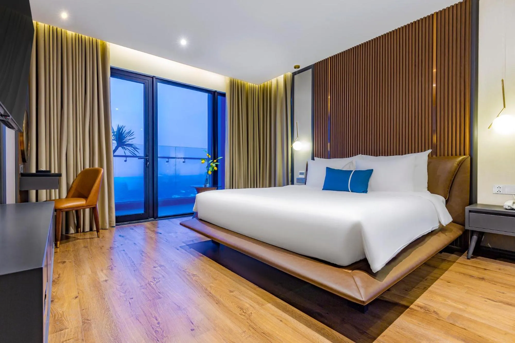Bed in Peninsula Hotel Danang