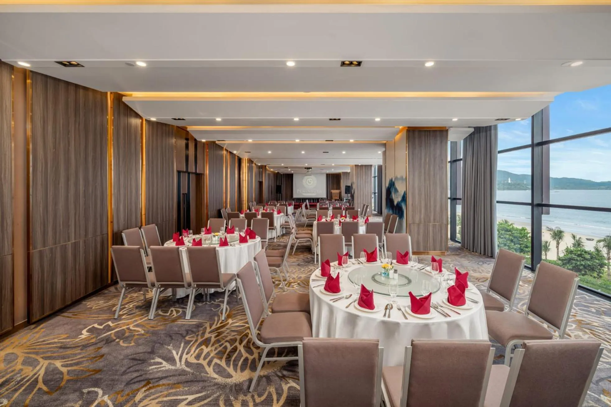 Banquet/Function facilities in Peninsula Hotel Danang