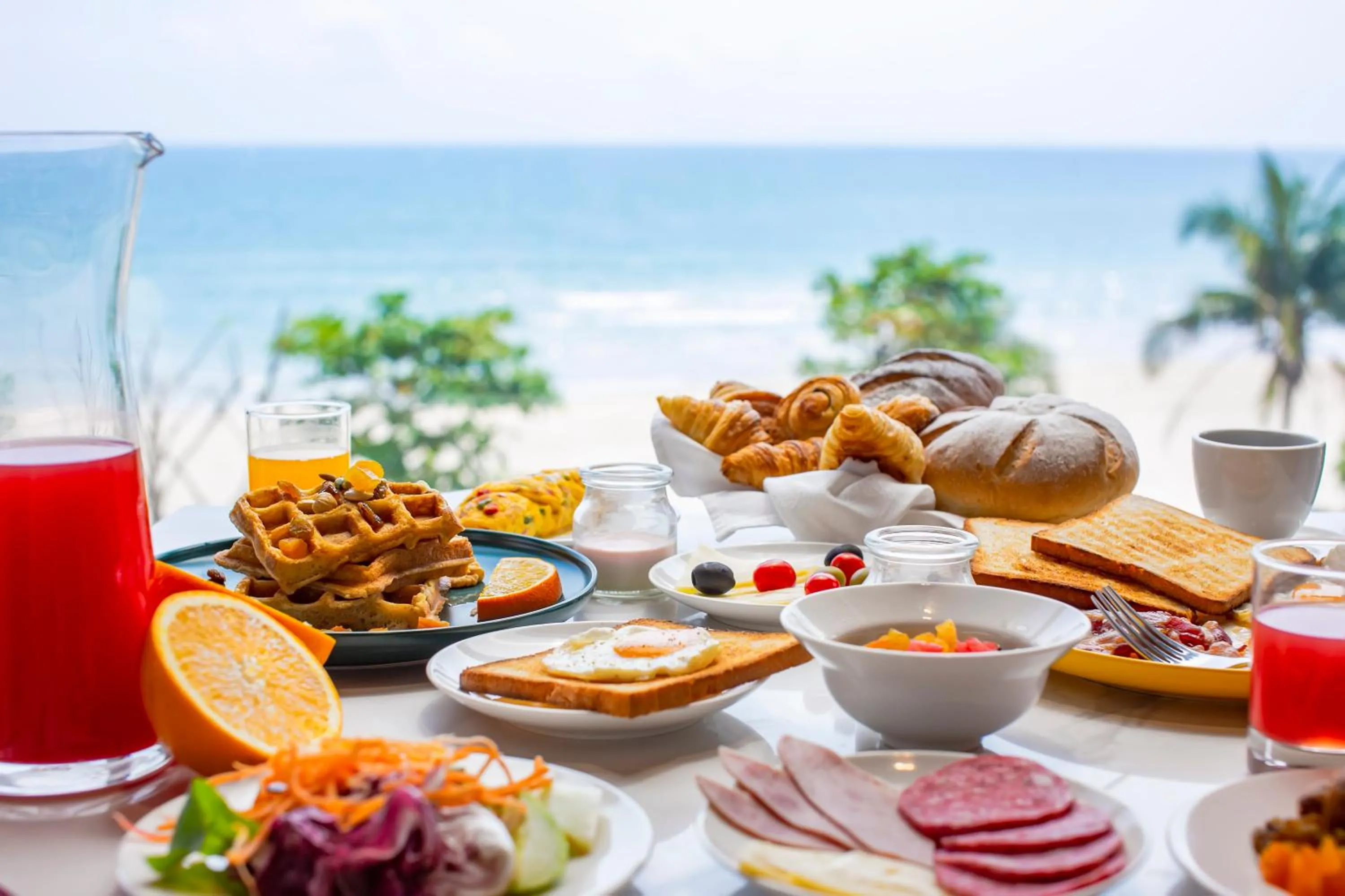 Food and drinks in Peninsula Hotel Danang