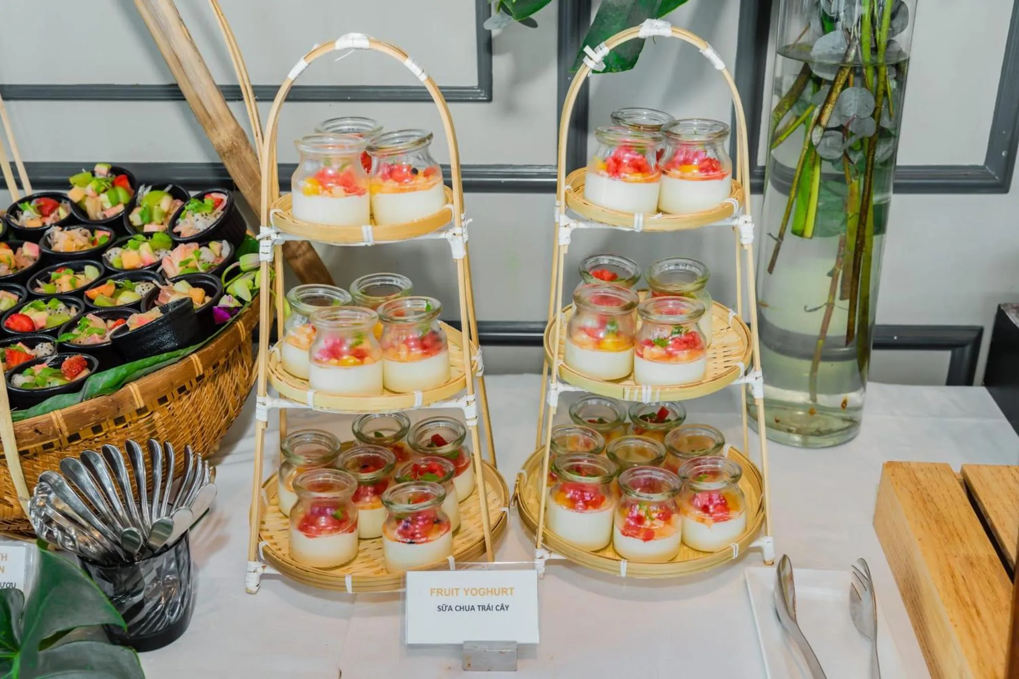 Food and drinks in Peninsula Hotel Danang