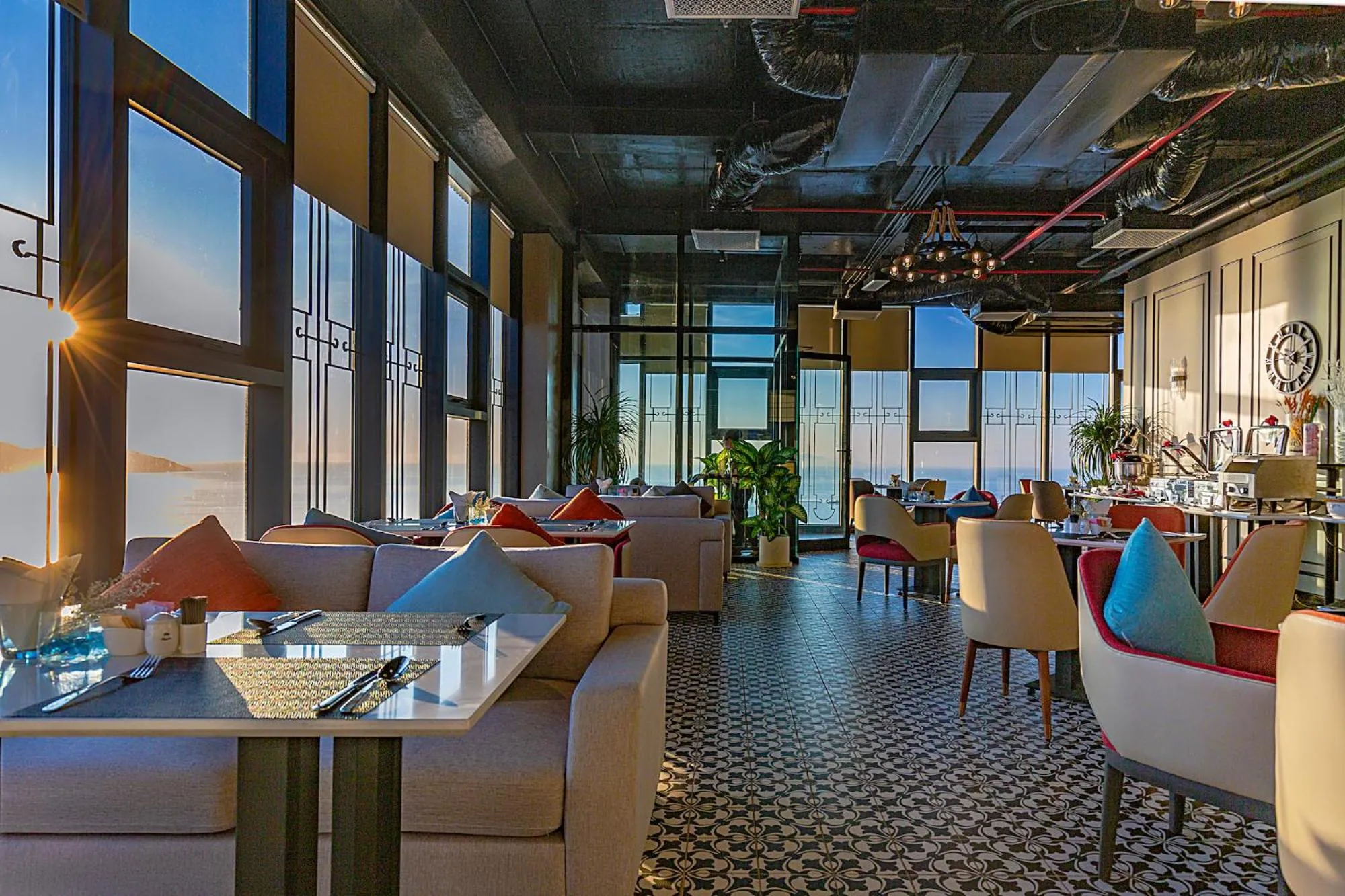 Restaurant/places to eat in Peninsula Hotel Danang