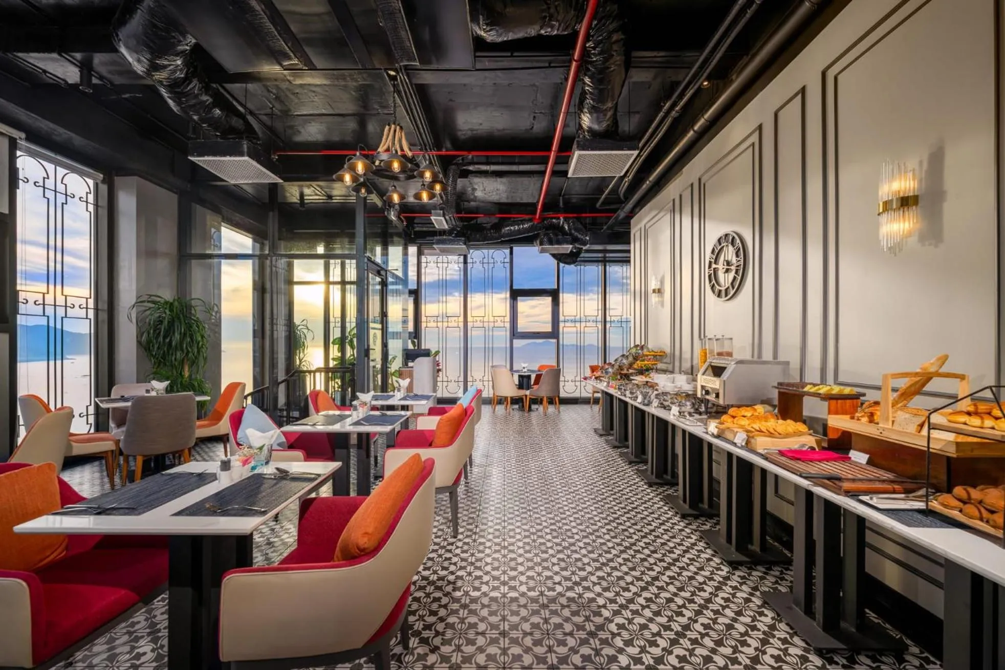 Restaurant/places to eat in Peninsula Hotel Danang