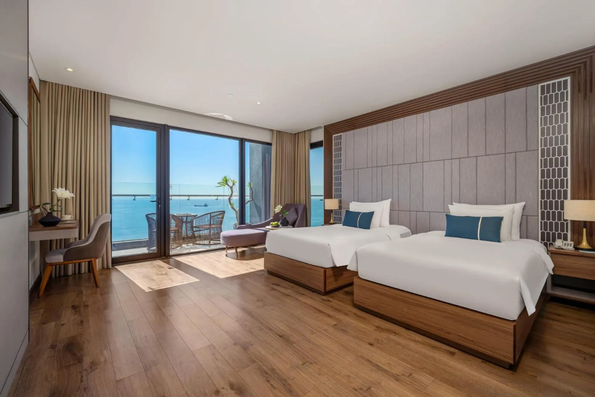 Bedroom, Bed in Peninsula Hotel Danang