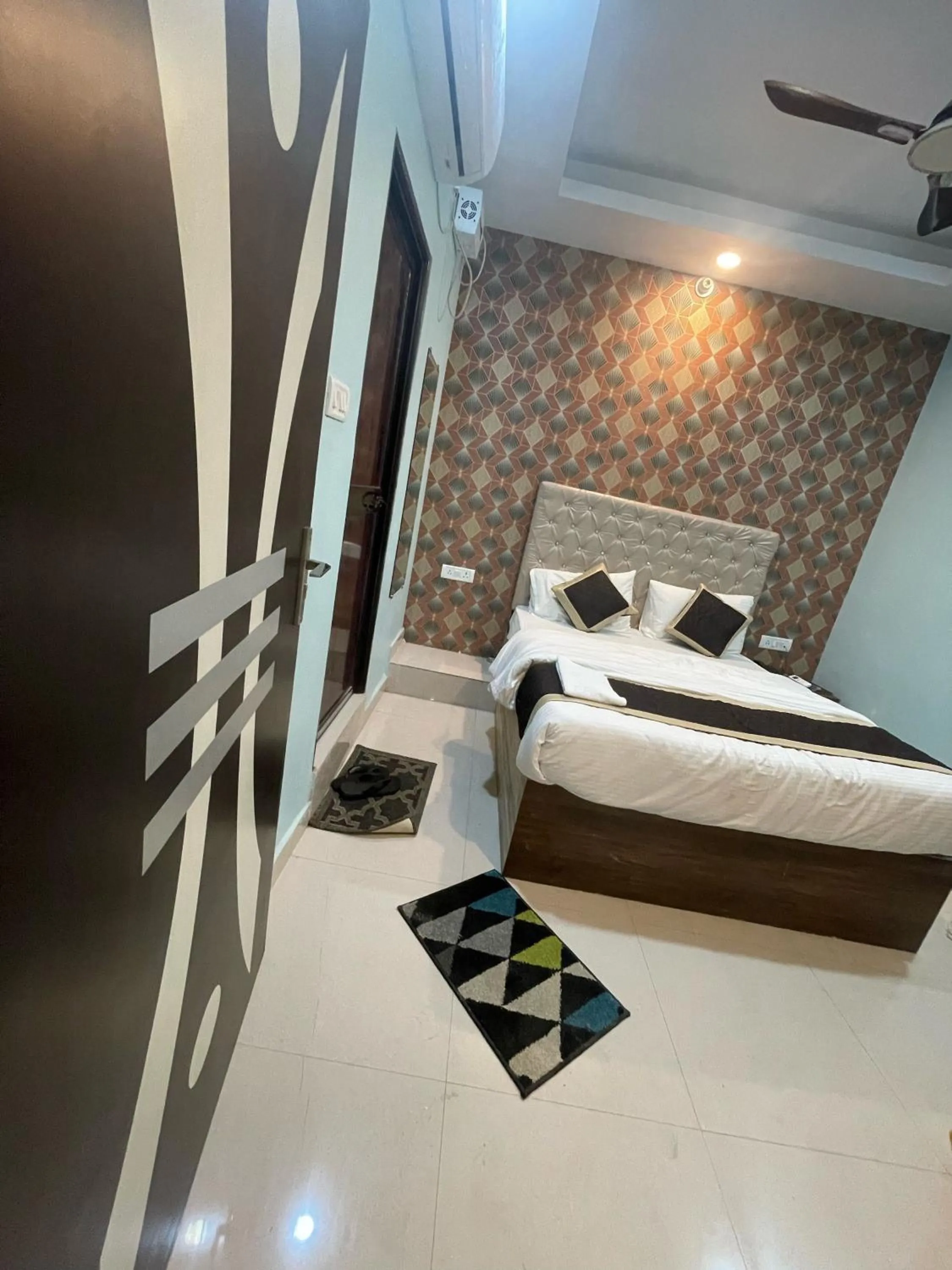 Bedroom, Bed in Super Hotel O Glance Inn