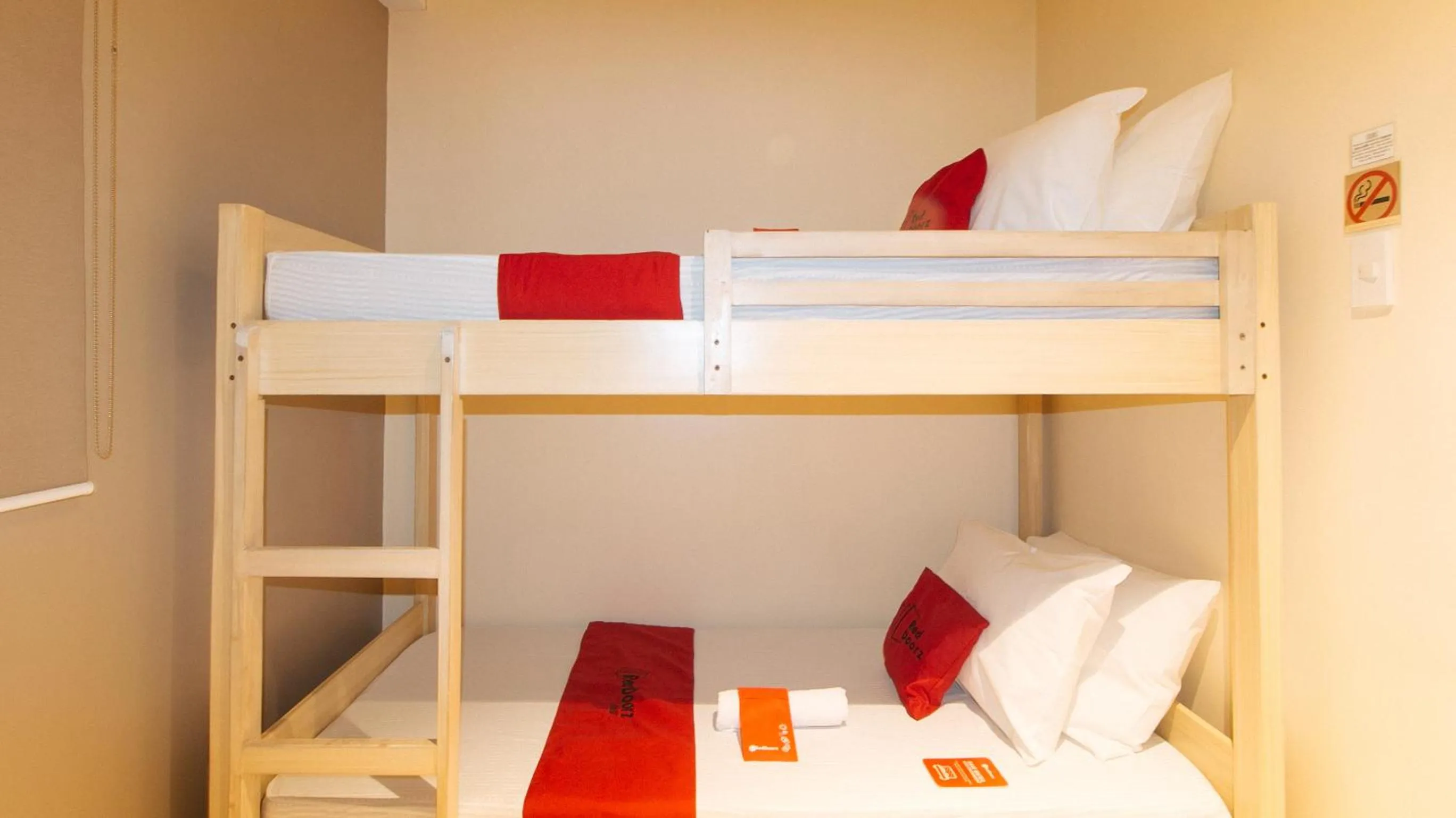 Bed in RedDooorz @ Laiya Vivo Hotel Batangas