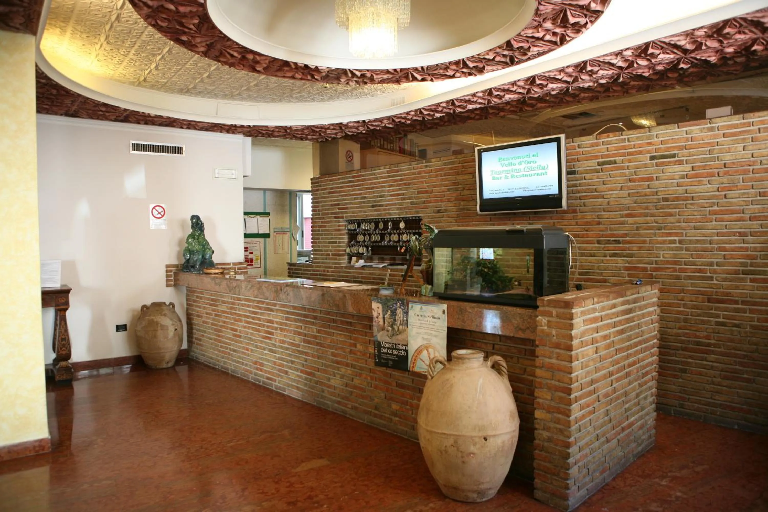 Lounge or bar in Hotel Vello d'Oro