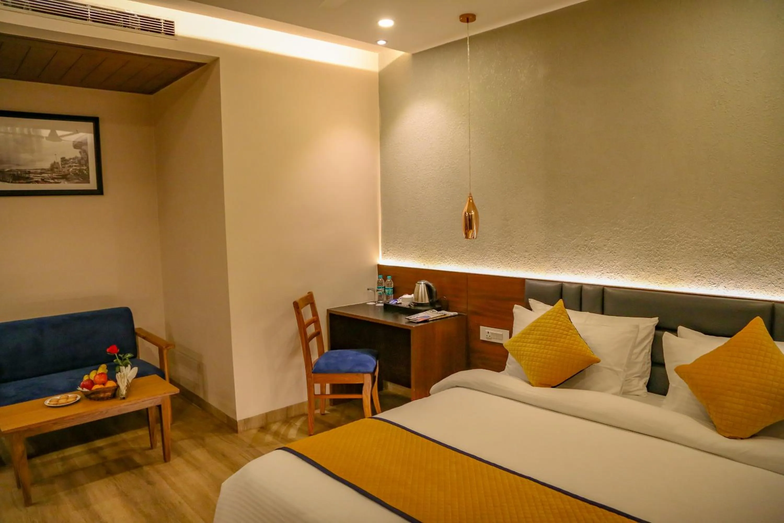 Bed in Four Leaf Hotel - Sapphire Blue, Varanasi