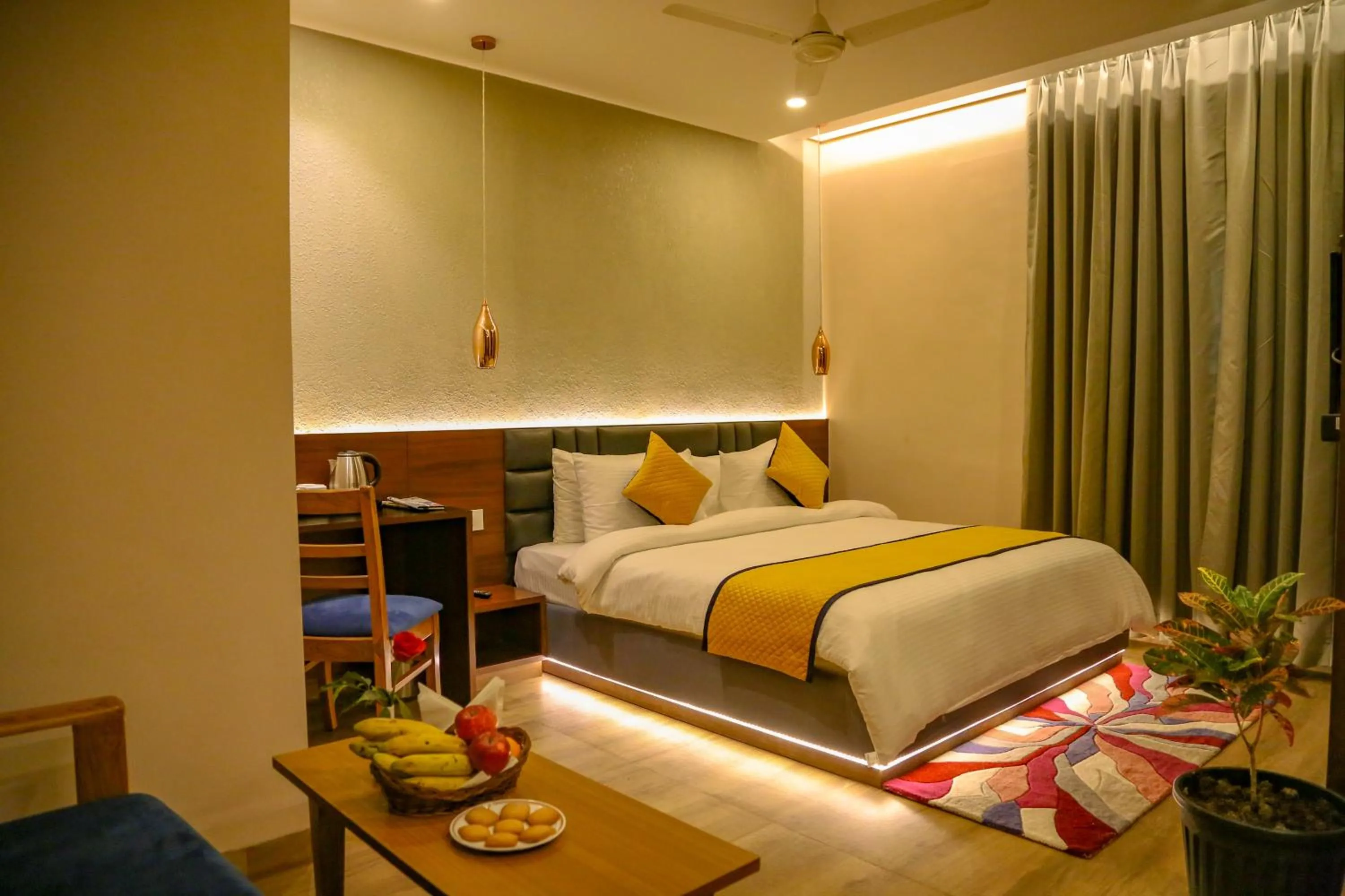 Bed in Four Leaf Hotel - Sapphire Blue, Varanasi