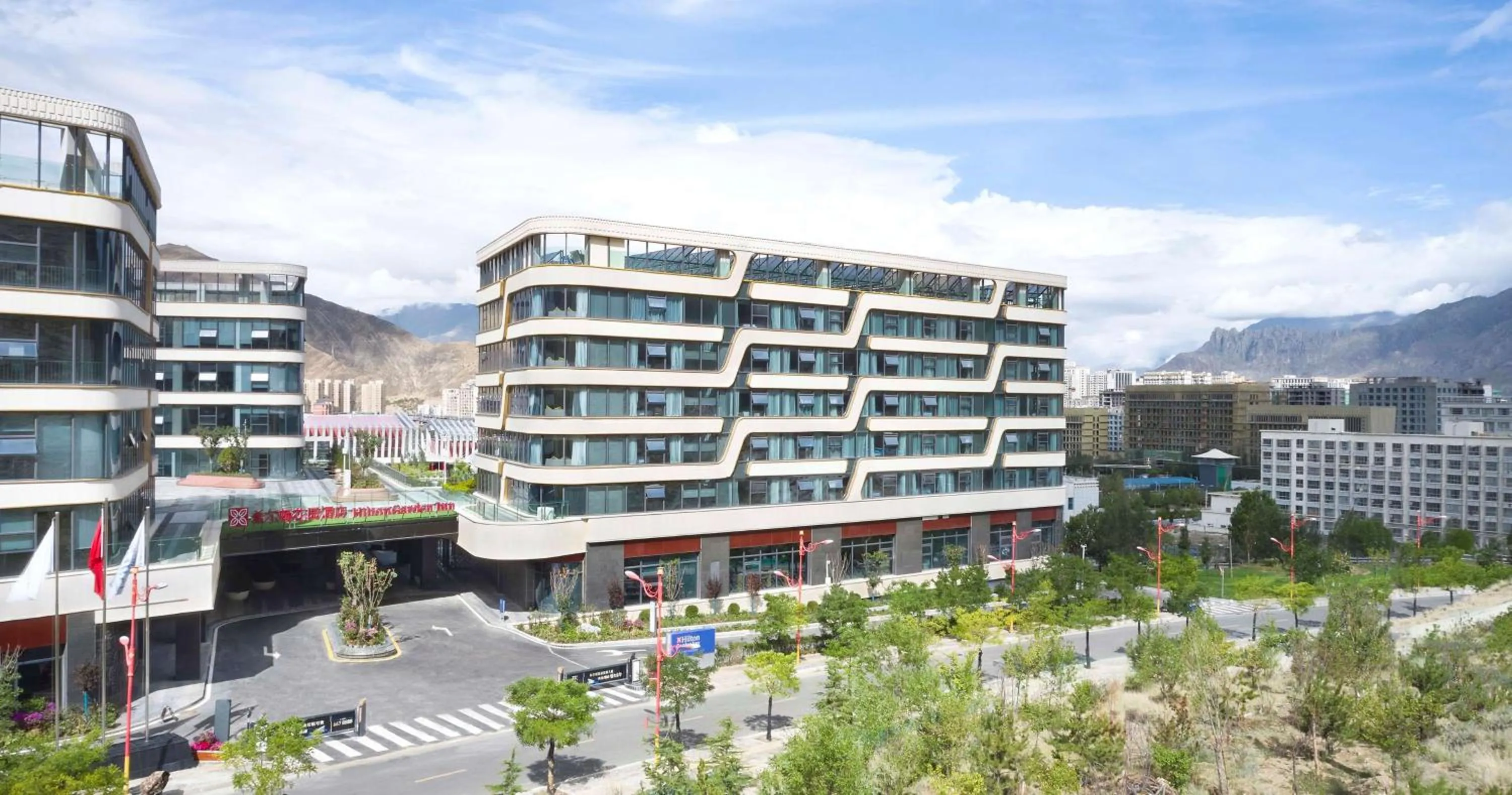 Property building in Hilton Garden Inn Lhasa