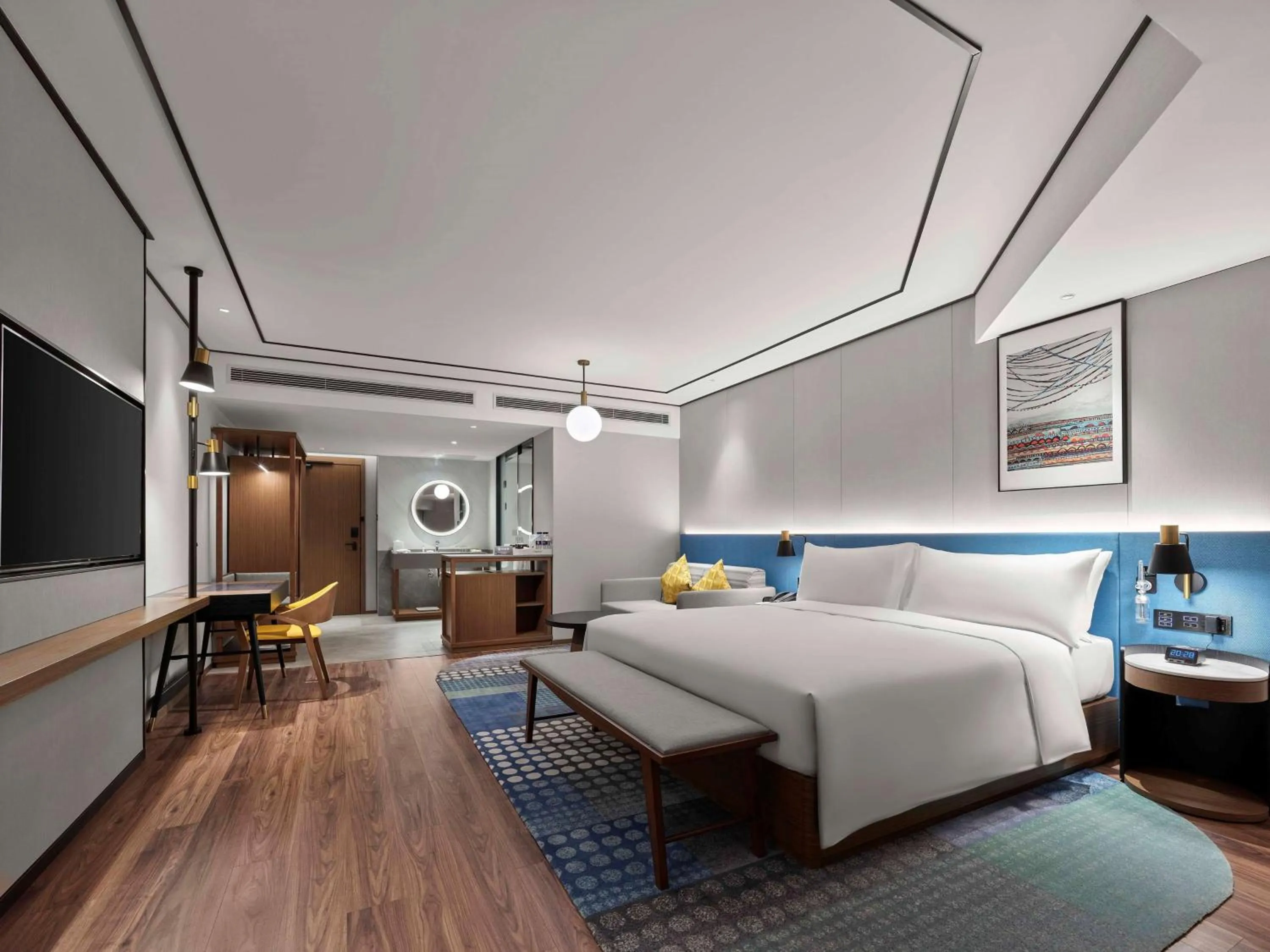 Bedroom, Bed in Hilton Garden Inn Lhasa