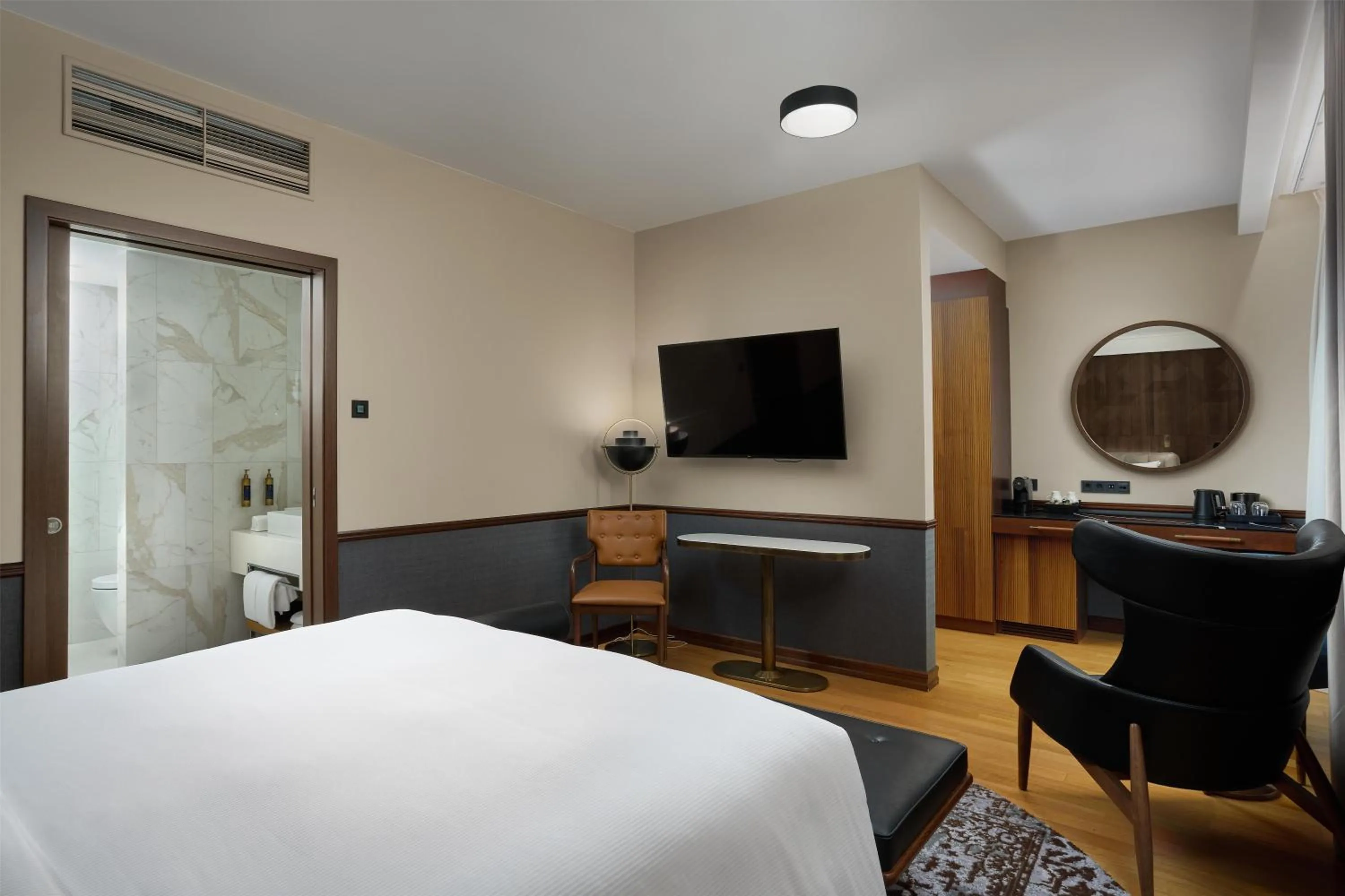 Bed in Iceland Parliament Hotel, Curio Collection By Hilton