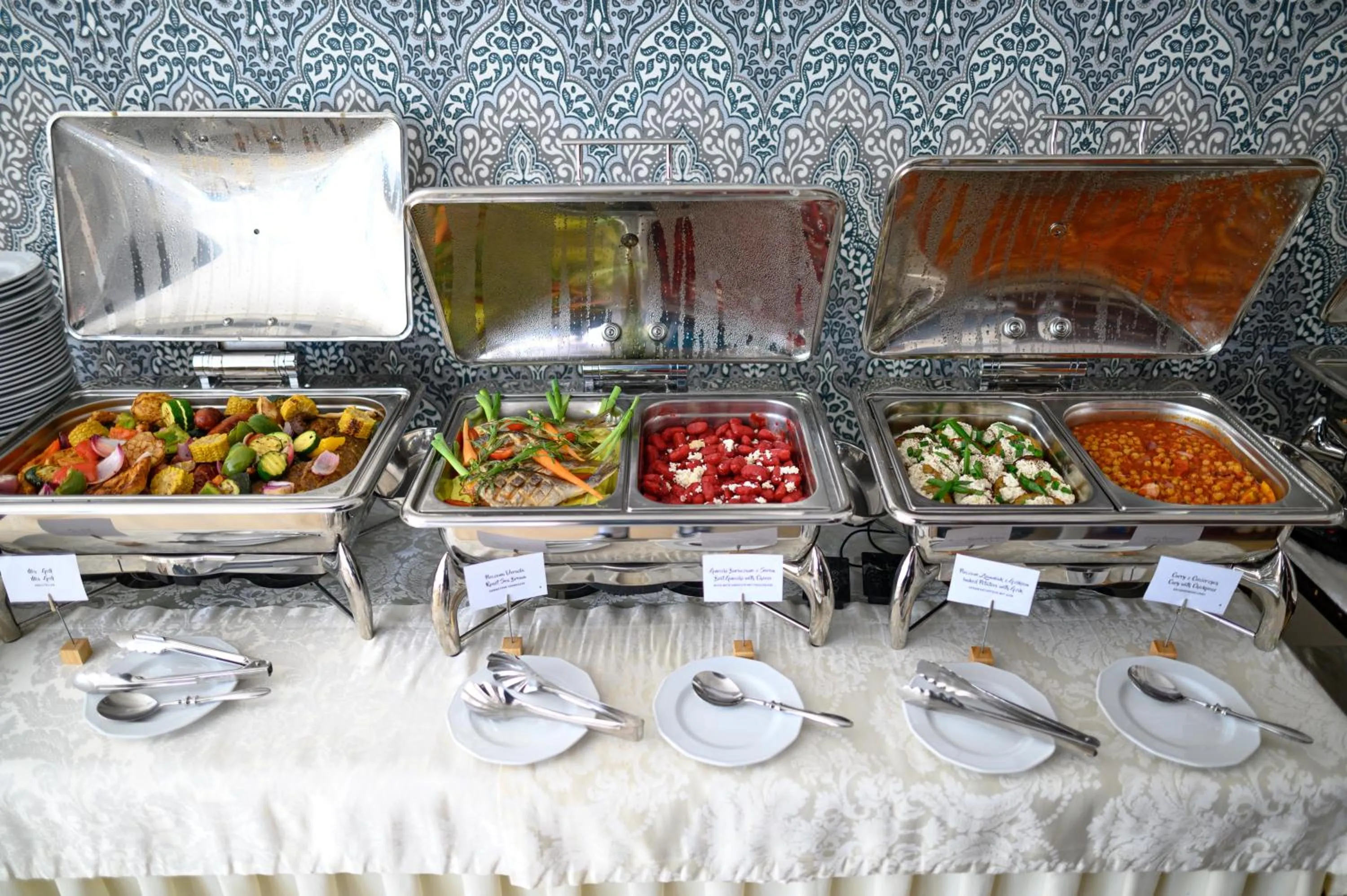 Restaurant/places to eat in Moris Boutique Beach Hotel