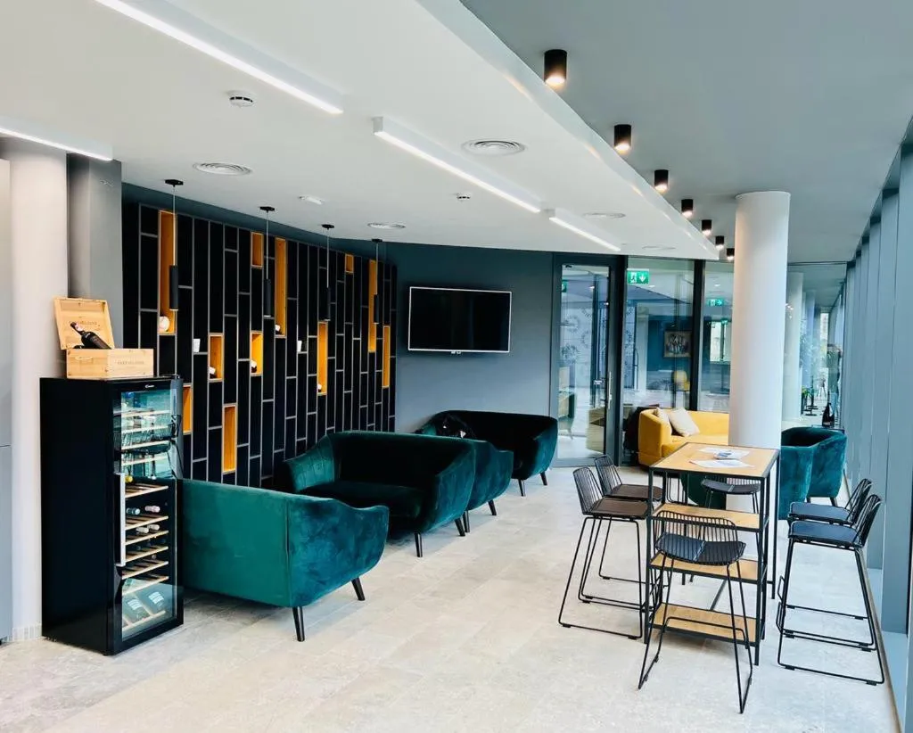 Restaurant/places to eat in WERK Hotel & SPA