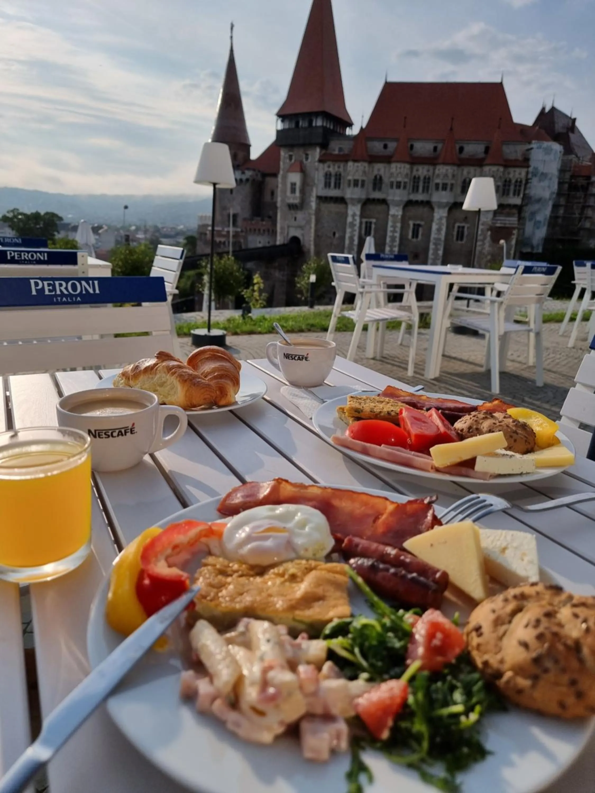 Restaurant/places to eat in WERK Hotel & SPA