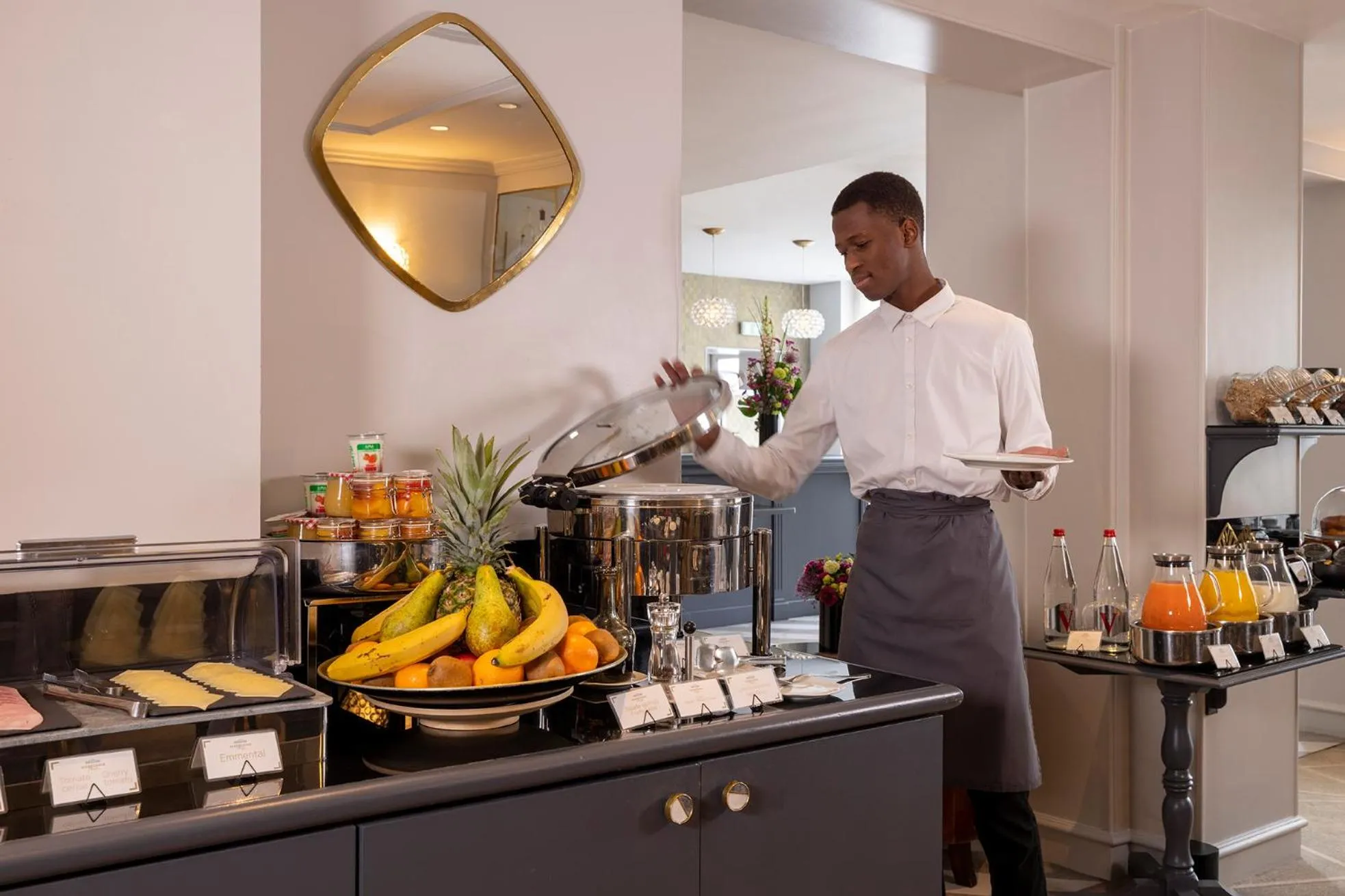 Restaurant/places to eat in Hôtel Madeleine Plaza