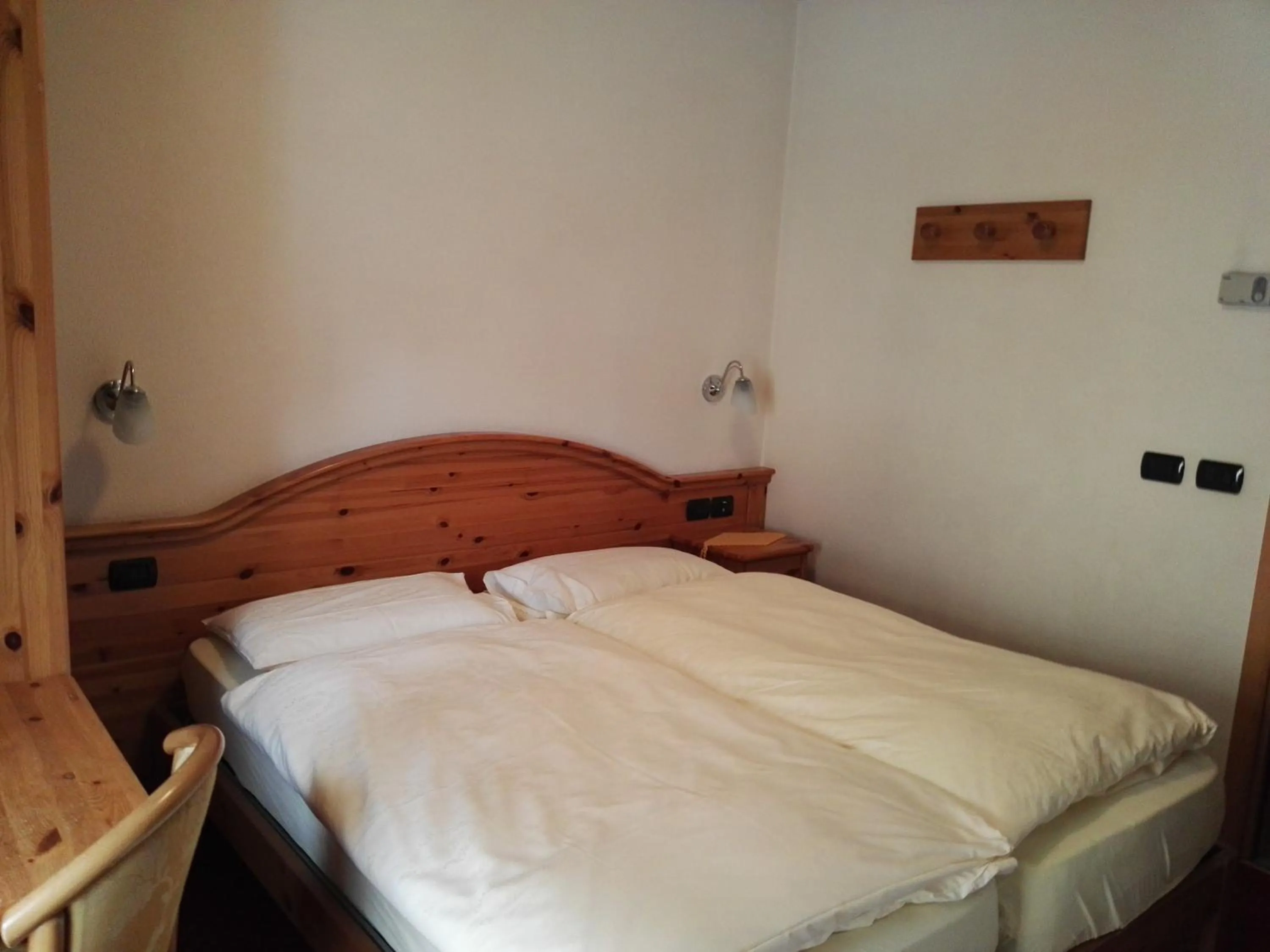 Photo of the whole room, Bed in Garni Baita Cecilia