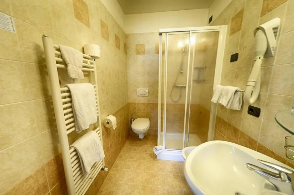 Shower in Garni Baita Cecilia