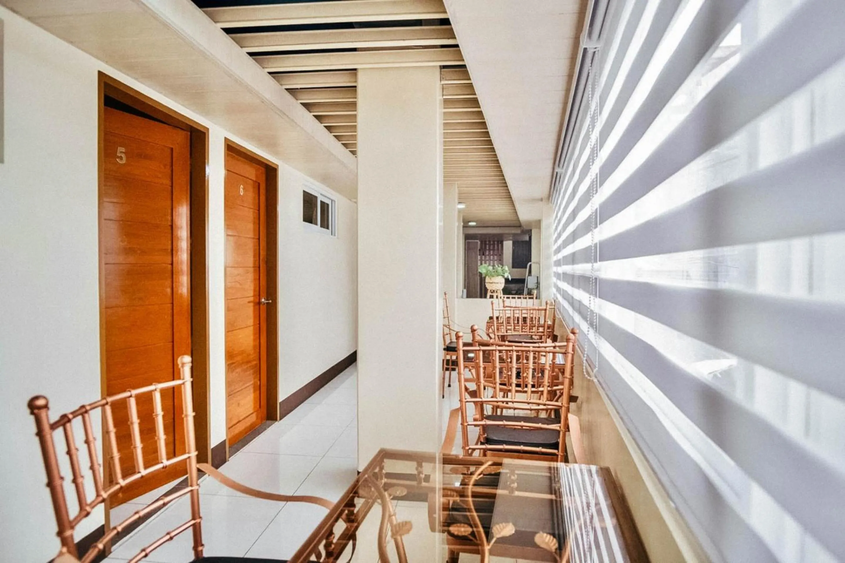 Seating area in Campo Filipino Dormitelle powered by Cocotel