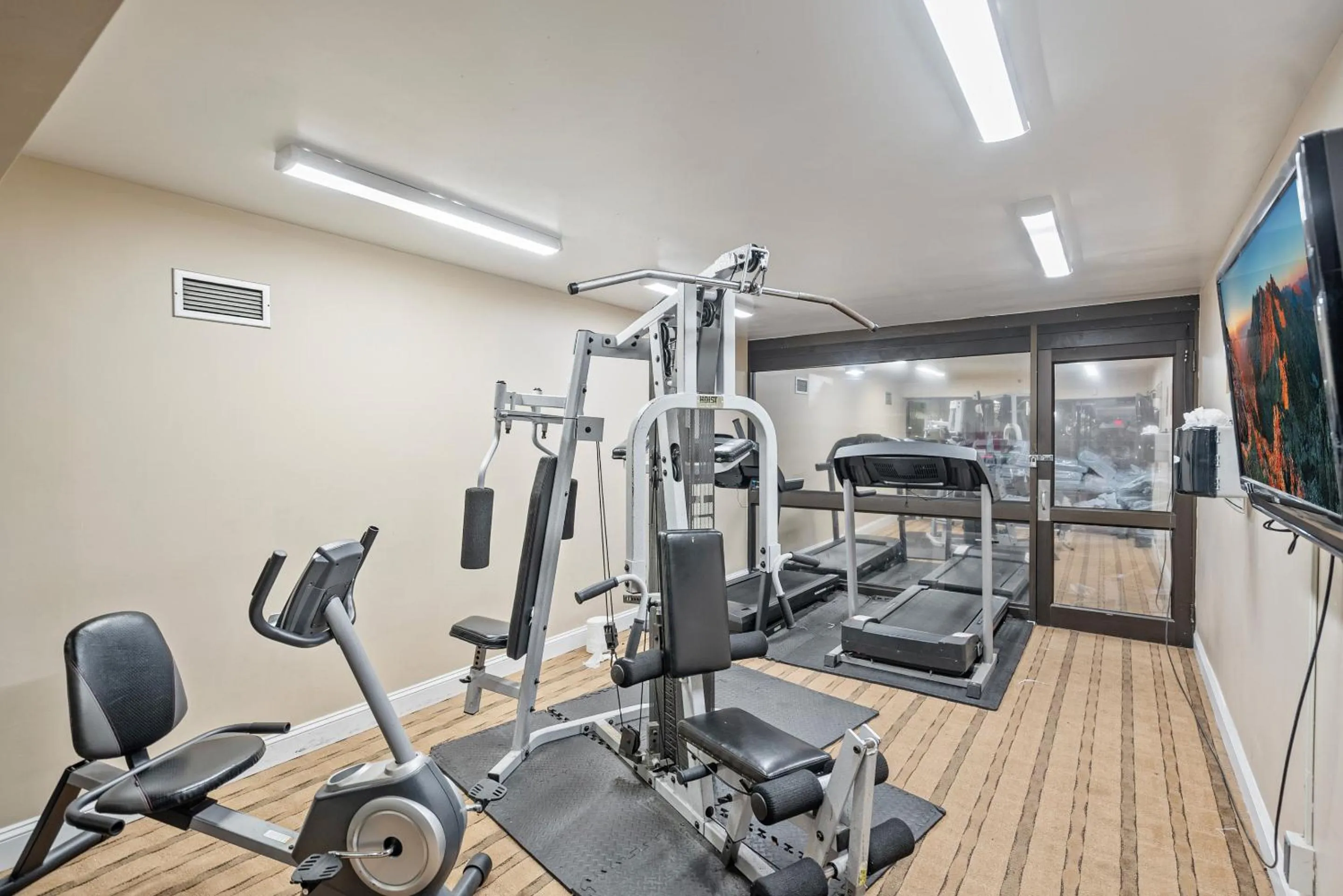 Fitness centre/facilities in Coratel Suites