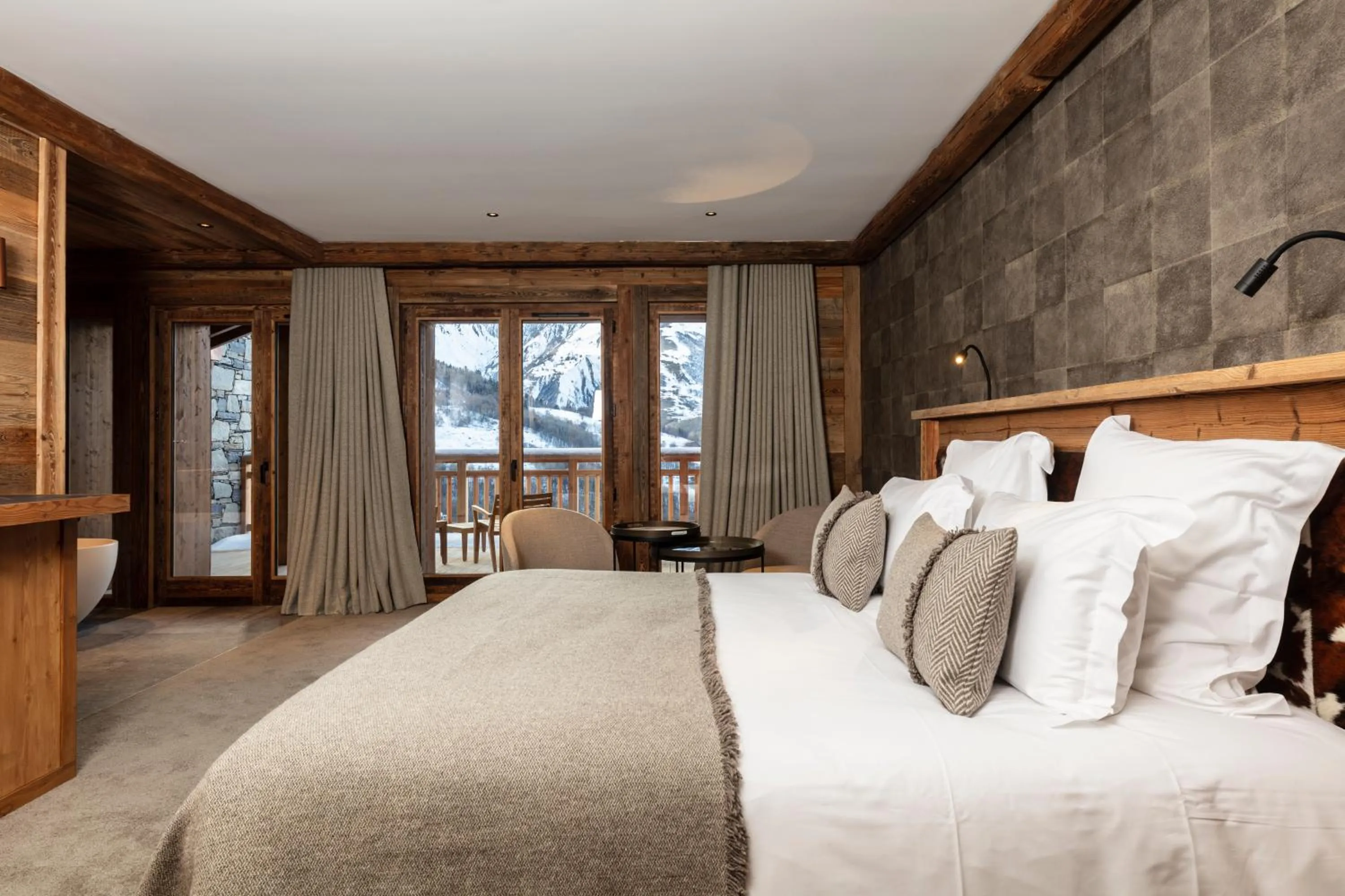 Bedroom, Bed in M Lodge & Spa