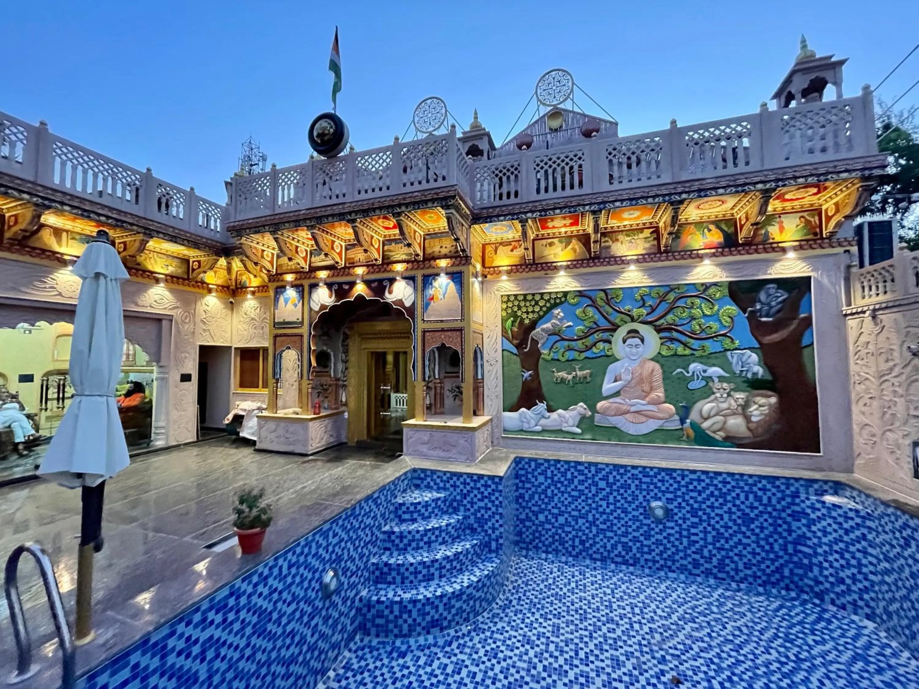 Swimming pool in Kavassu Heritage Haveli