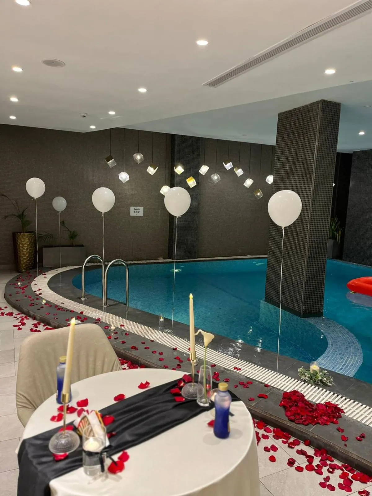 Swimming pool in Marlo Hotel - فندق مارلو