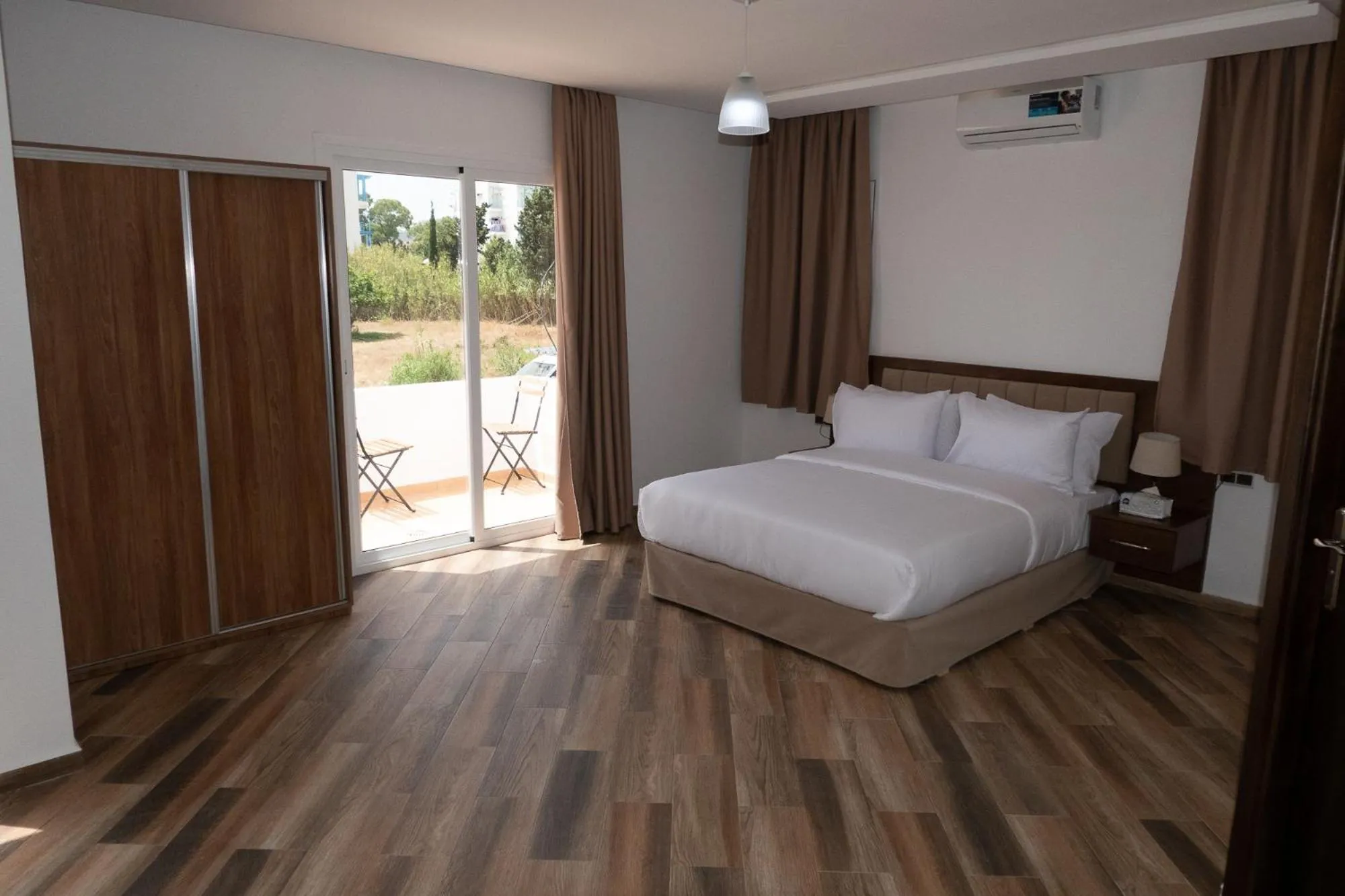 Bedroom, Bed in Hôtel Corail de Cabo