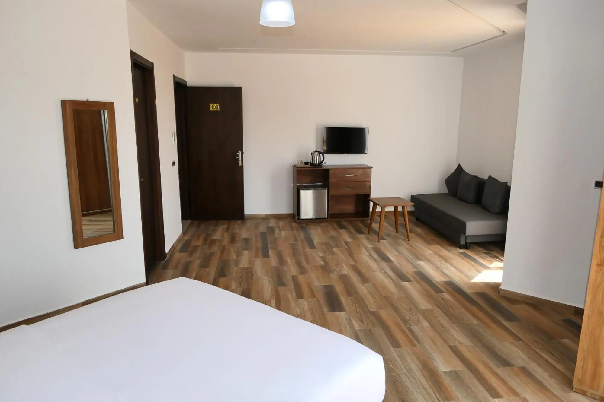 Photo of the whole room, Bed in Hôtel Corail de Cabo