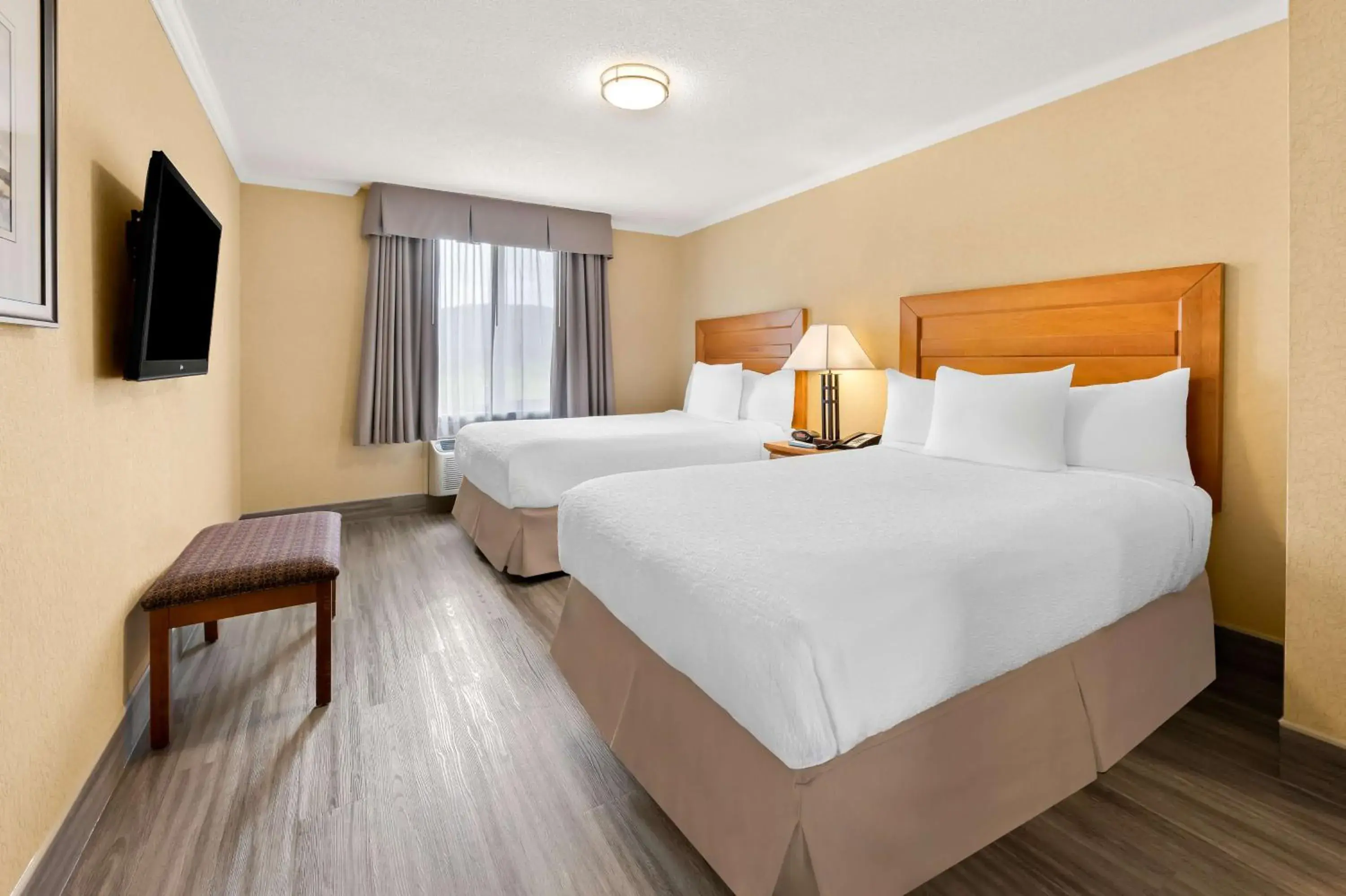 Double Suite - Non Smoking in Best Western Plus NorWester Hotel & Conference Centre Double Suite - Non Smoking in Best Western Plus NorWester Hotel & Conference Centre