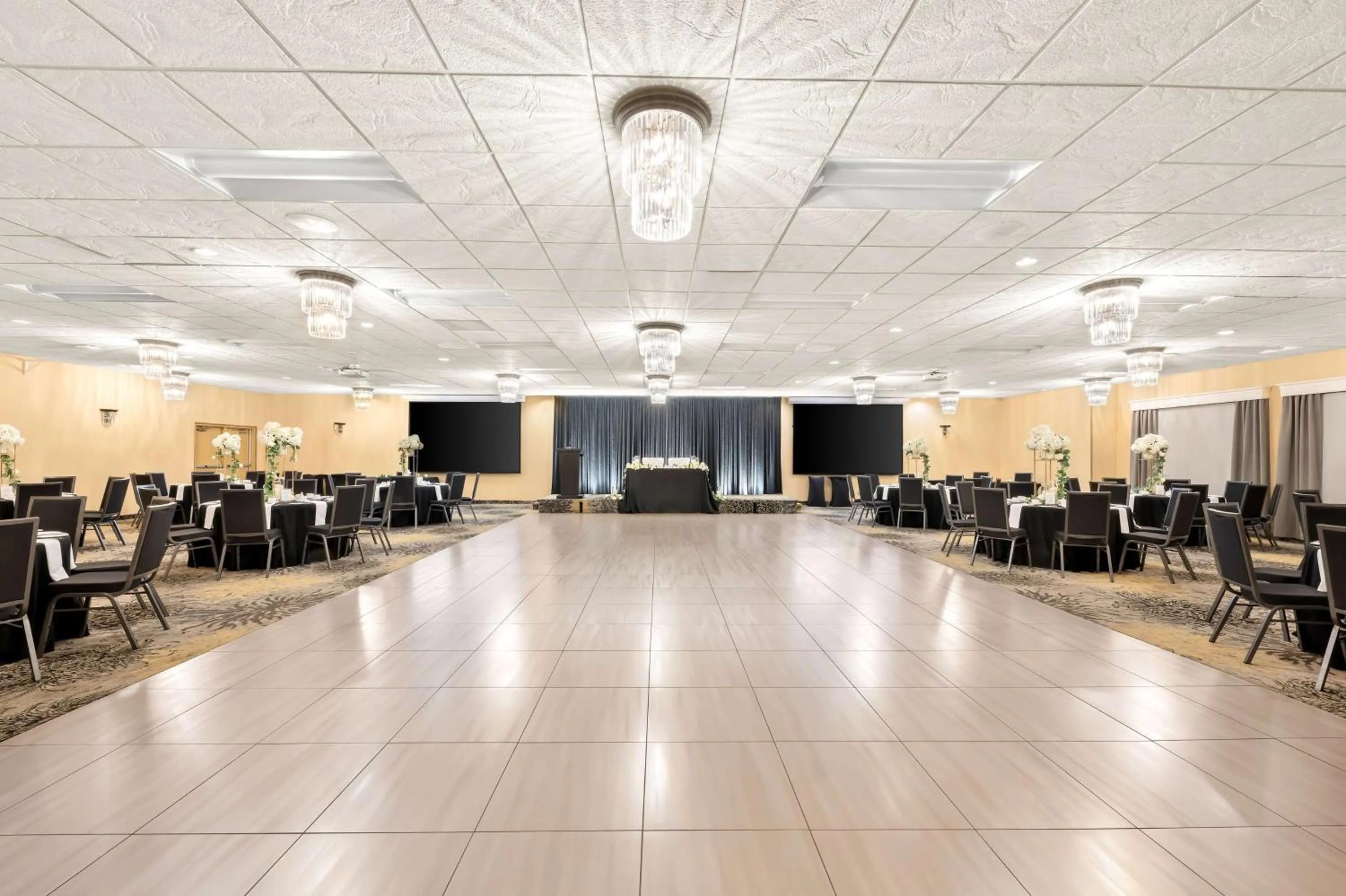 Banquet/Function facilities in Best Western Plus NorWester Hotel & Conference Centre