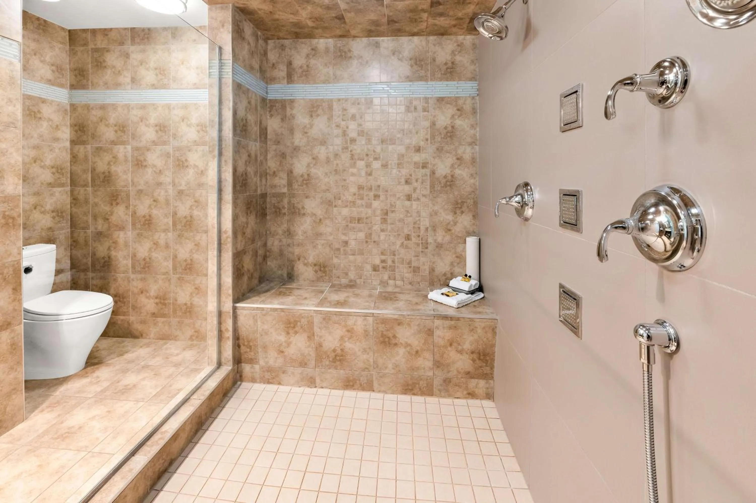 Bathroom in Best Western Plus NorWester Hotel & Conference Centre