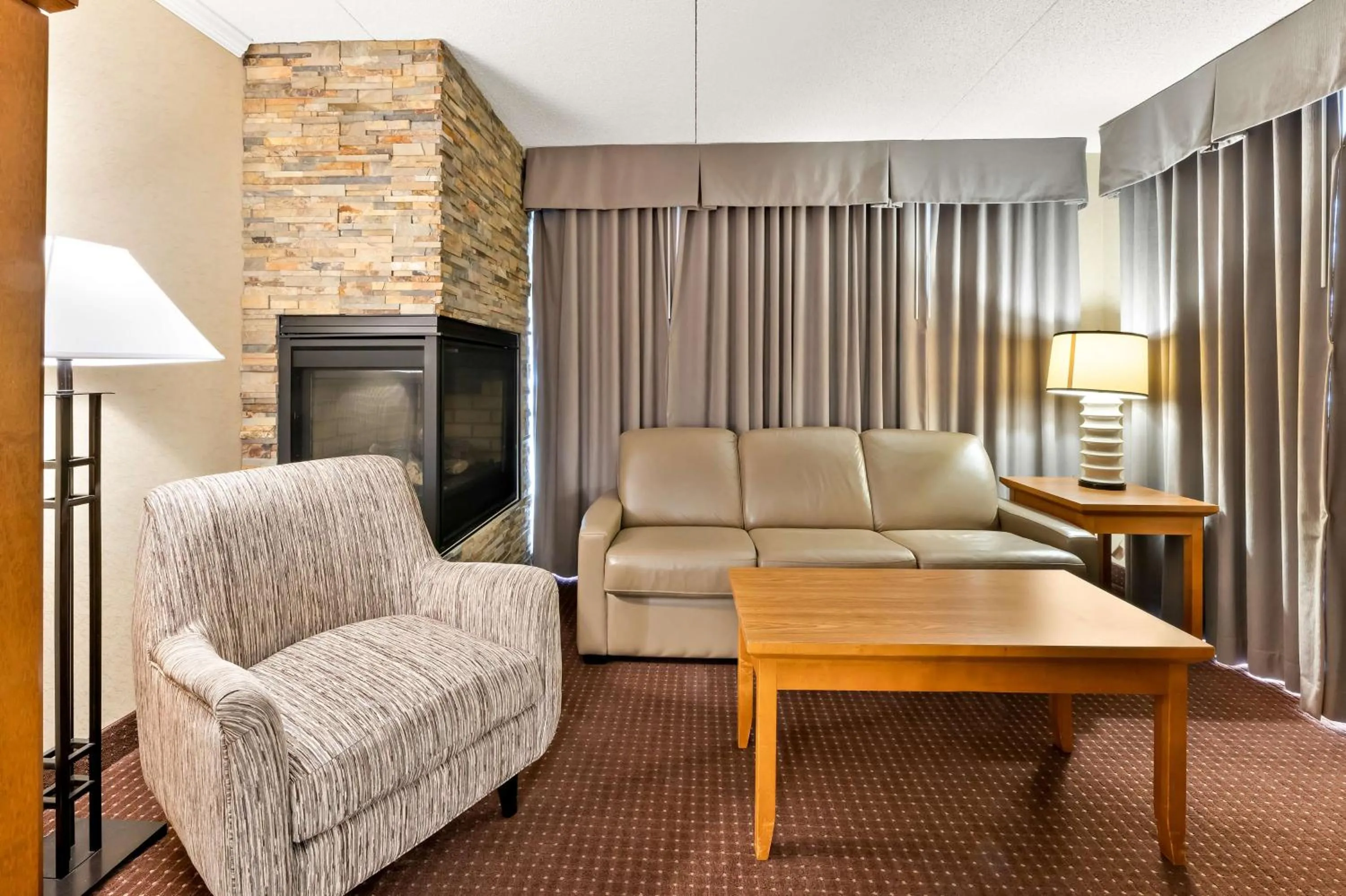 Bedroom in Best Western Plus NorWester Hotel & Conference Centre