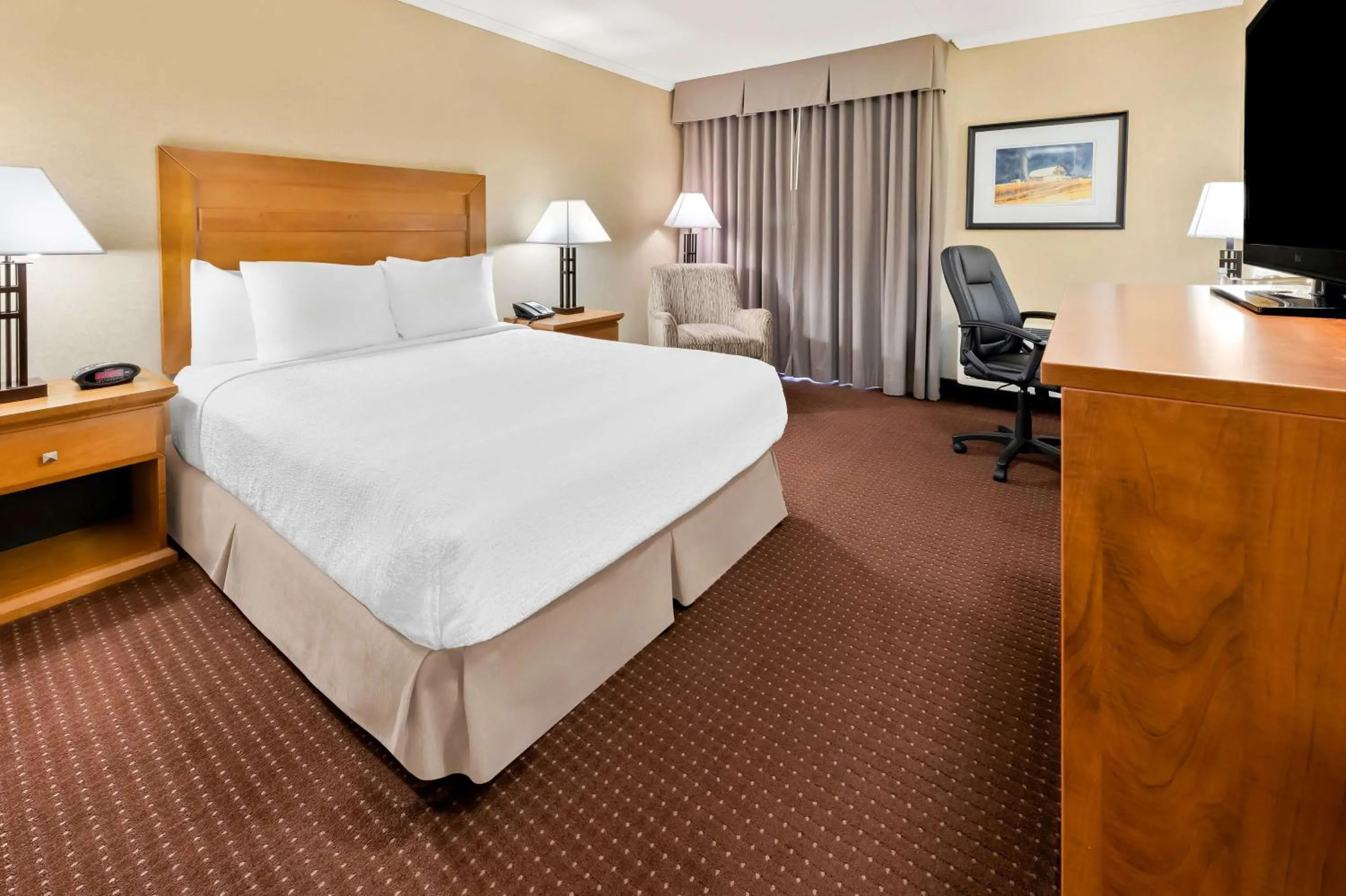 Bedroom, Bed in Best Western Plus NorWester Hotel & Conference Centre