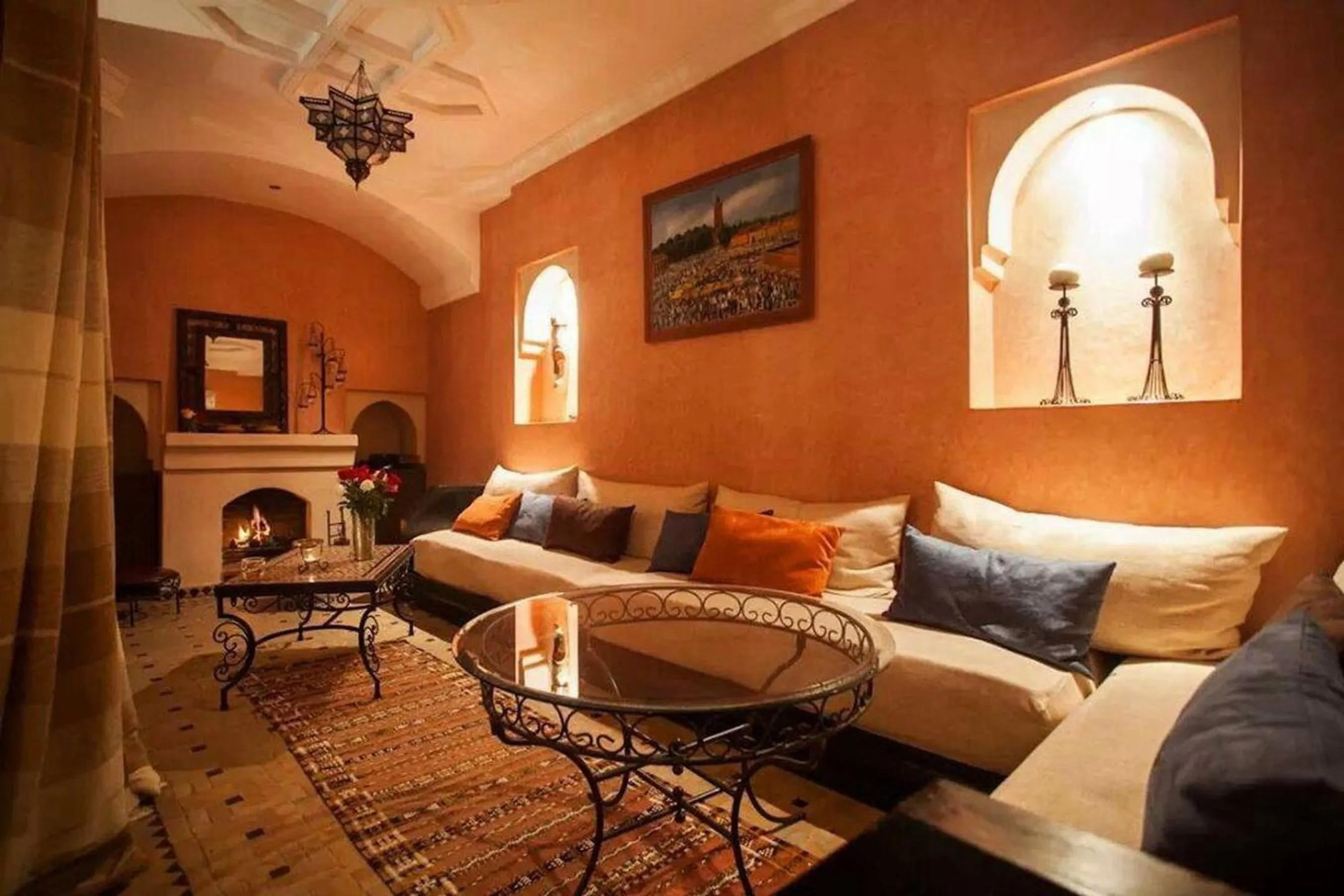 Communal lounge/ TV room in Riad Mounlight
