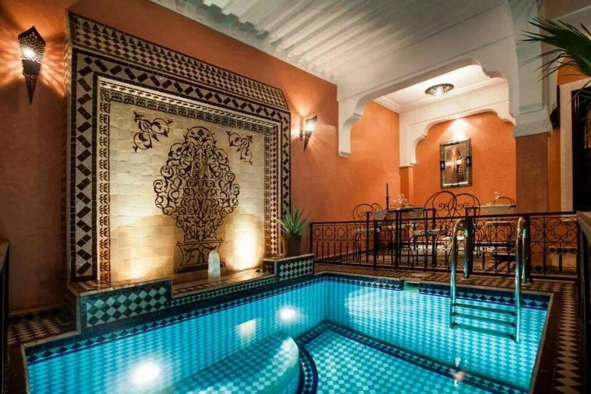 Swimming pool in Riad Mounlight