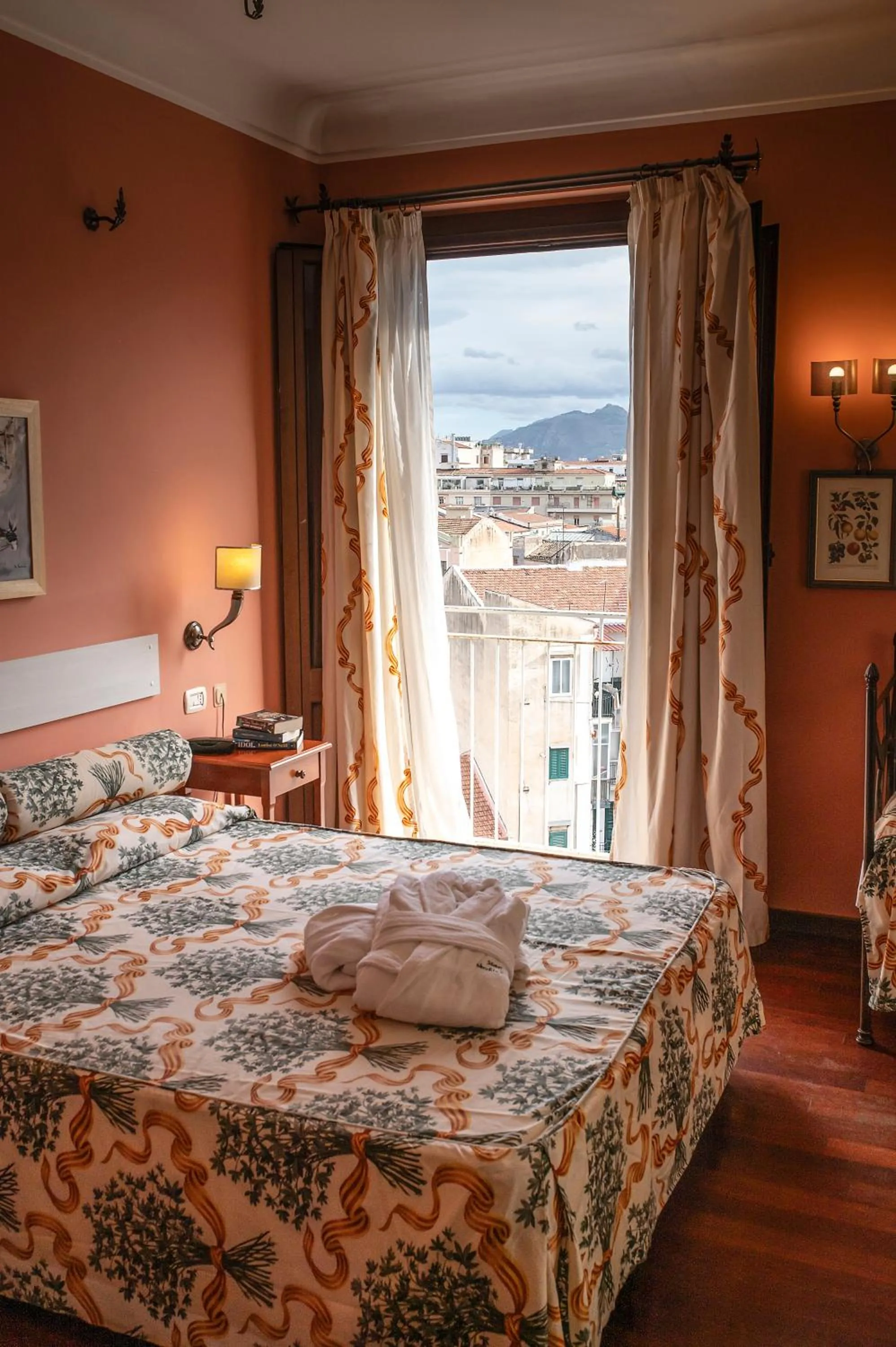 Photo of the whole room, Bed in Hotel Vecchio Borgo
