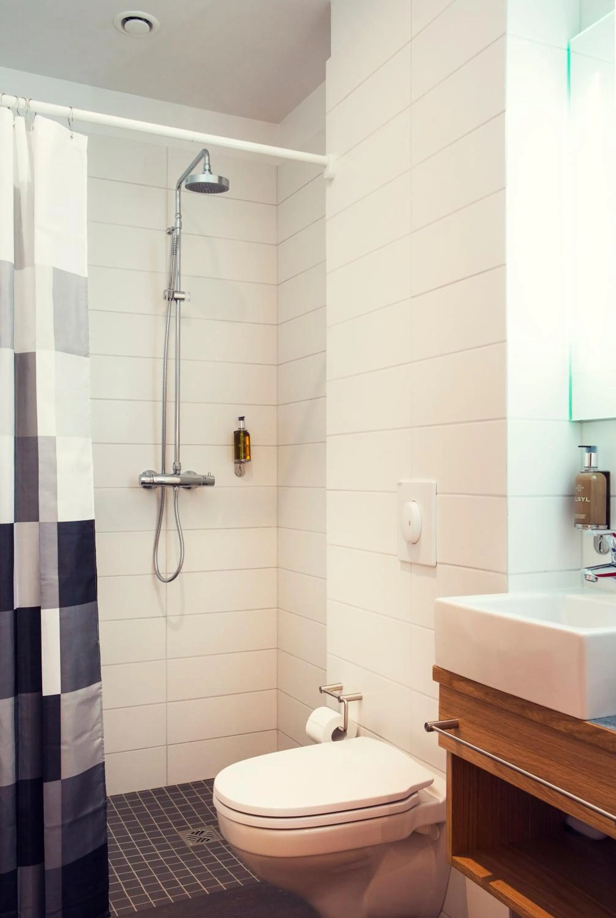 Bathroom in Hotel Lotus
