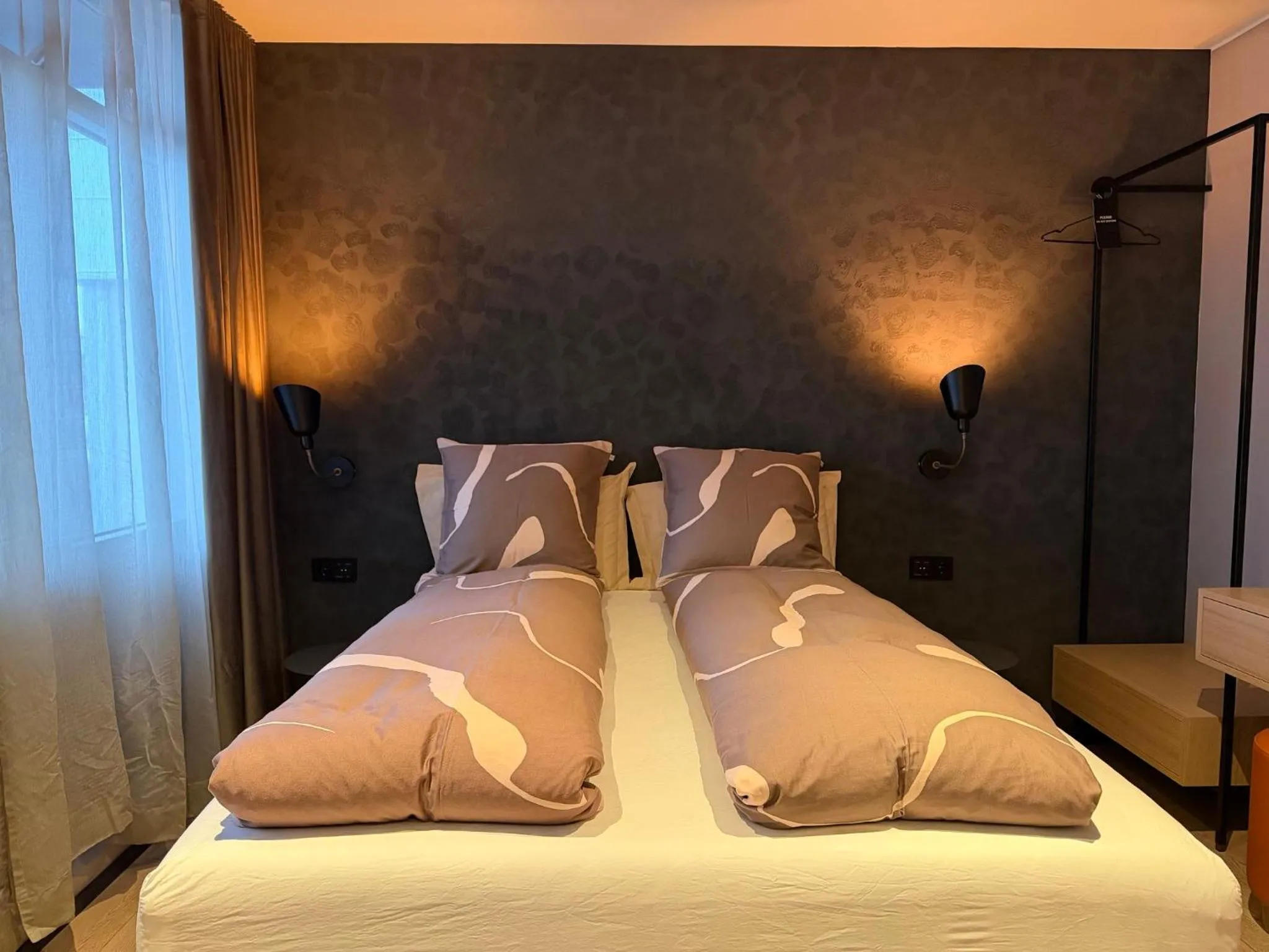 Bedroom, Bed in Hotel Lotus