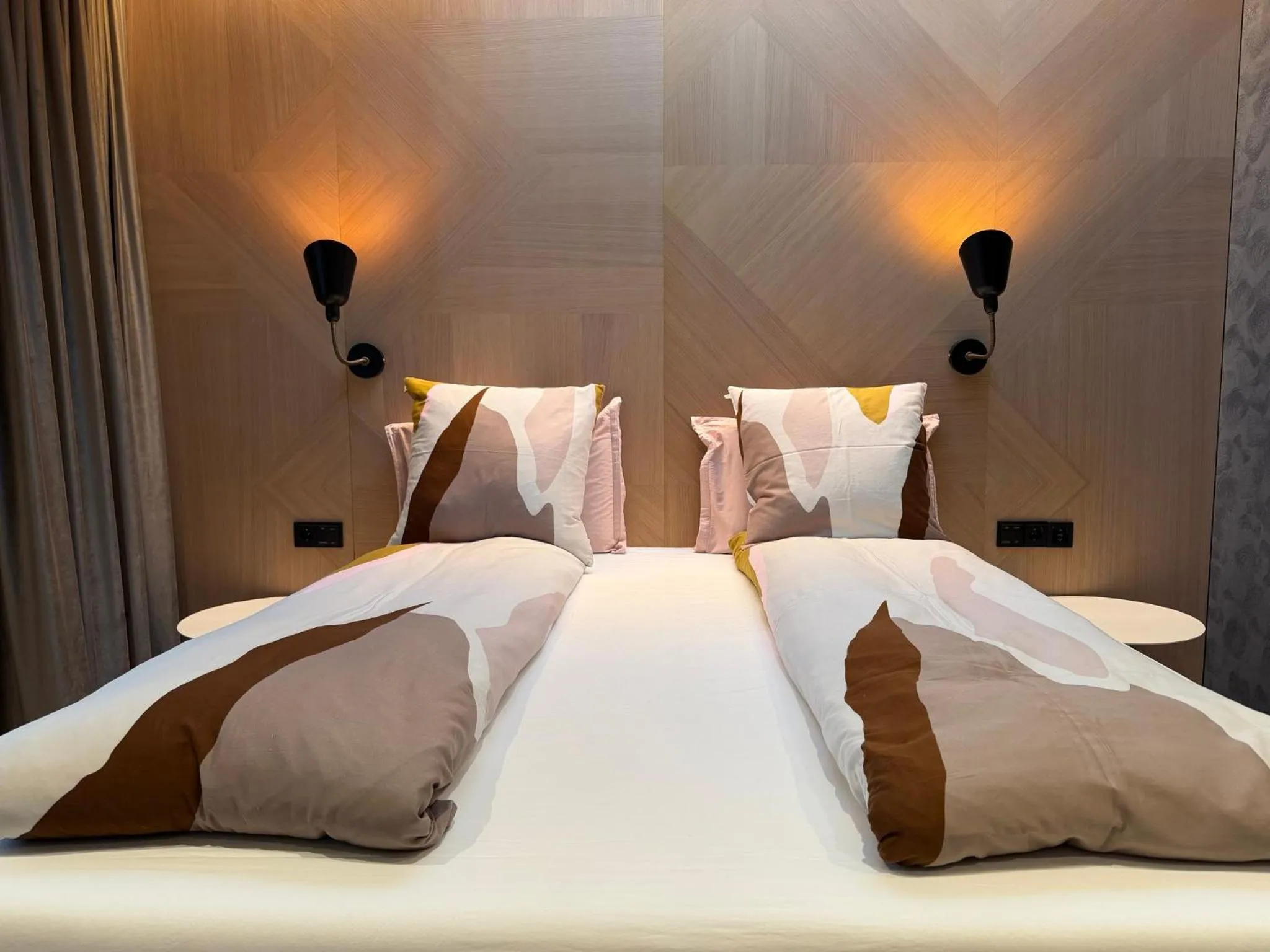 Bedroom, Bed in Hotel Lotus