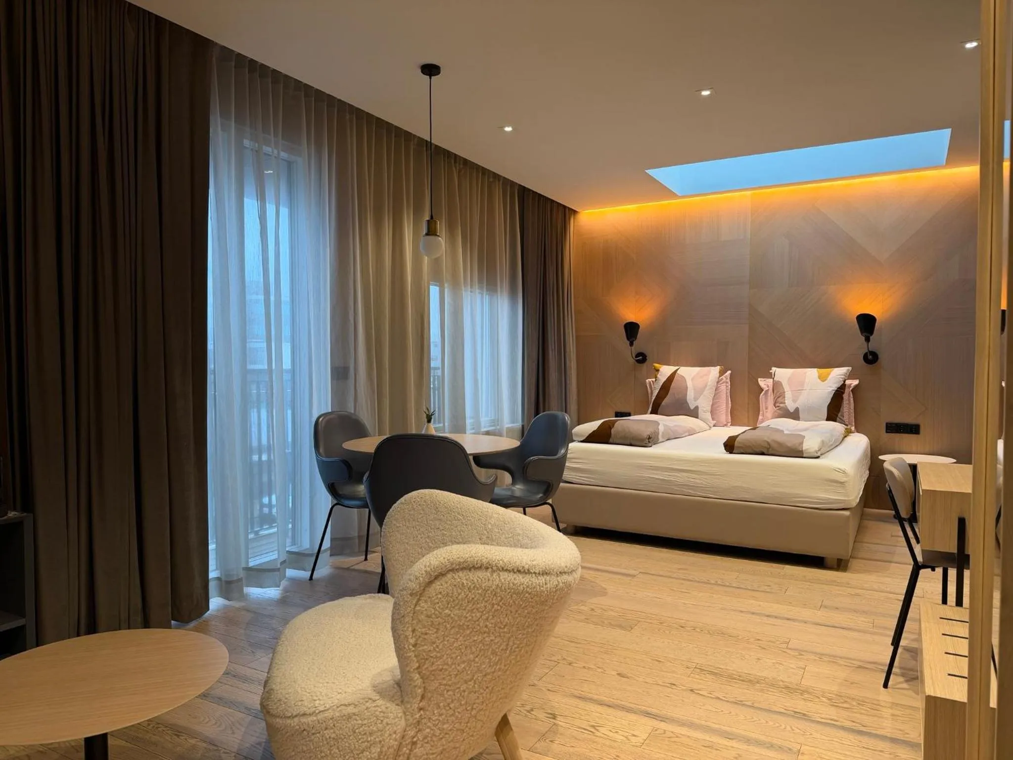 Bedroom, Bed in Hotel Lotus