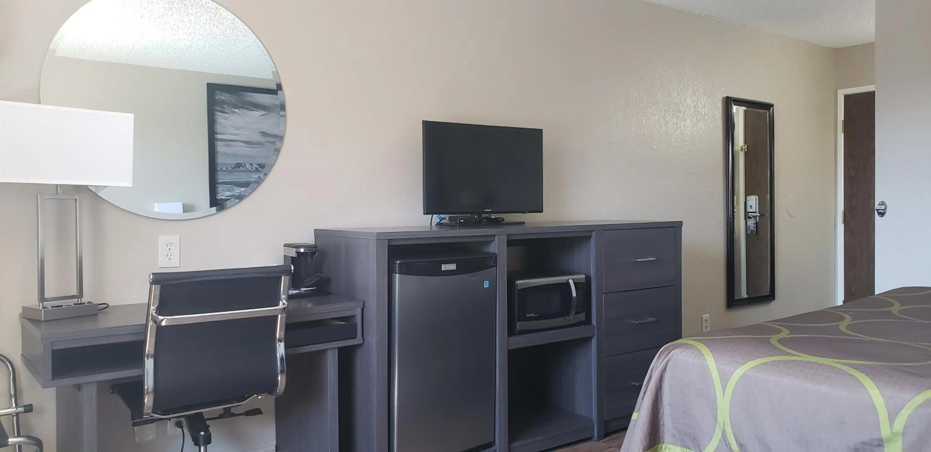 Bed in Super 8 by Wyndham Goodyear/Phoenix Area