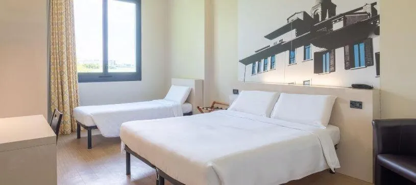 Photo of the whole room, Bed in B&B HOTEL Mantova