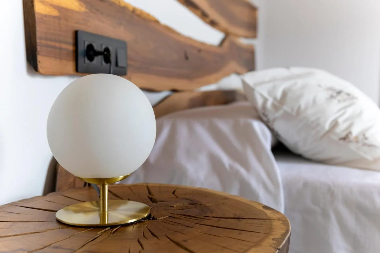 Bedroom, Bed in El Hotel & SPA de Verdiago