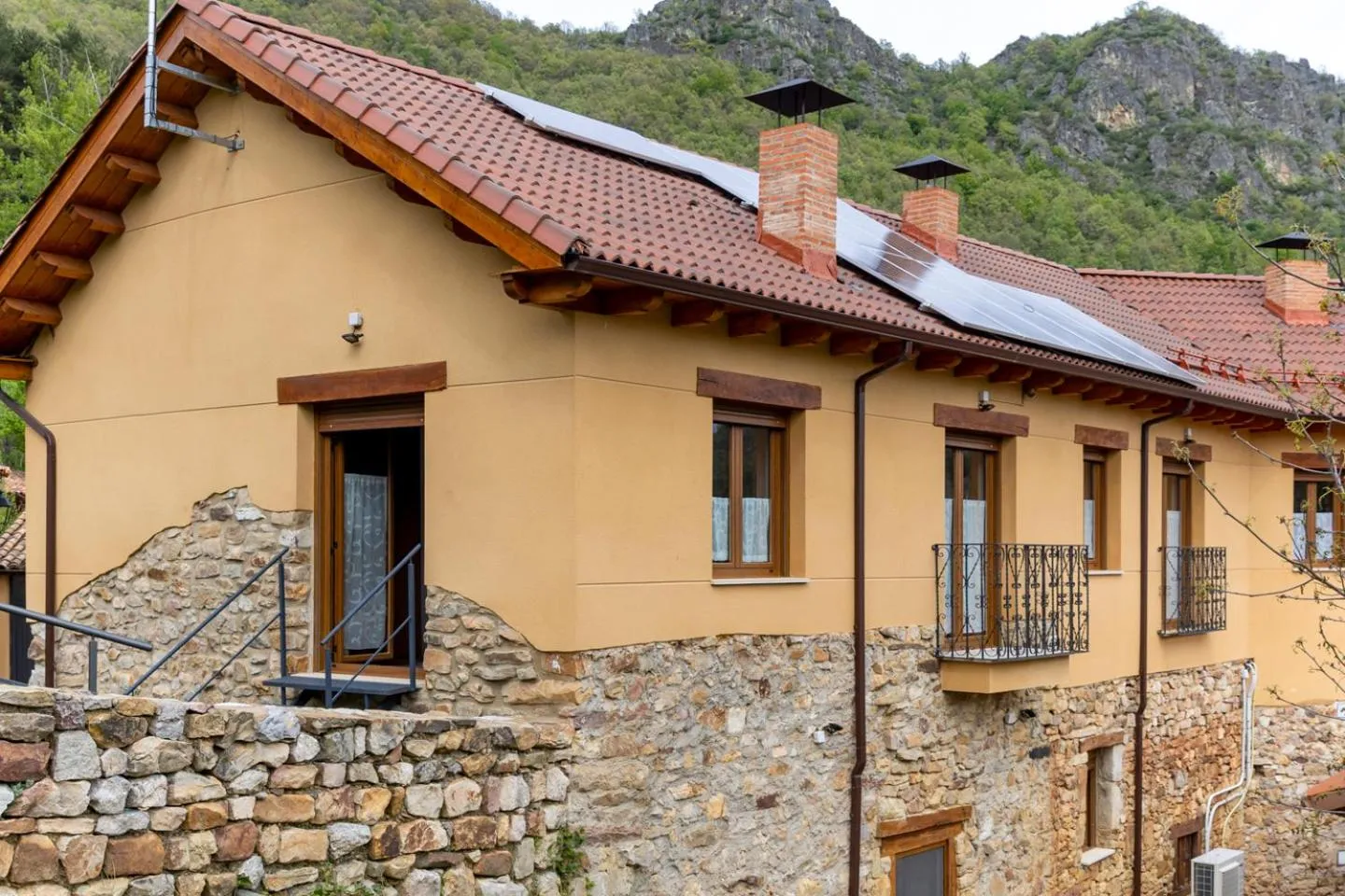 Property building in El Hotel & SPA de Verdiago