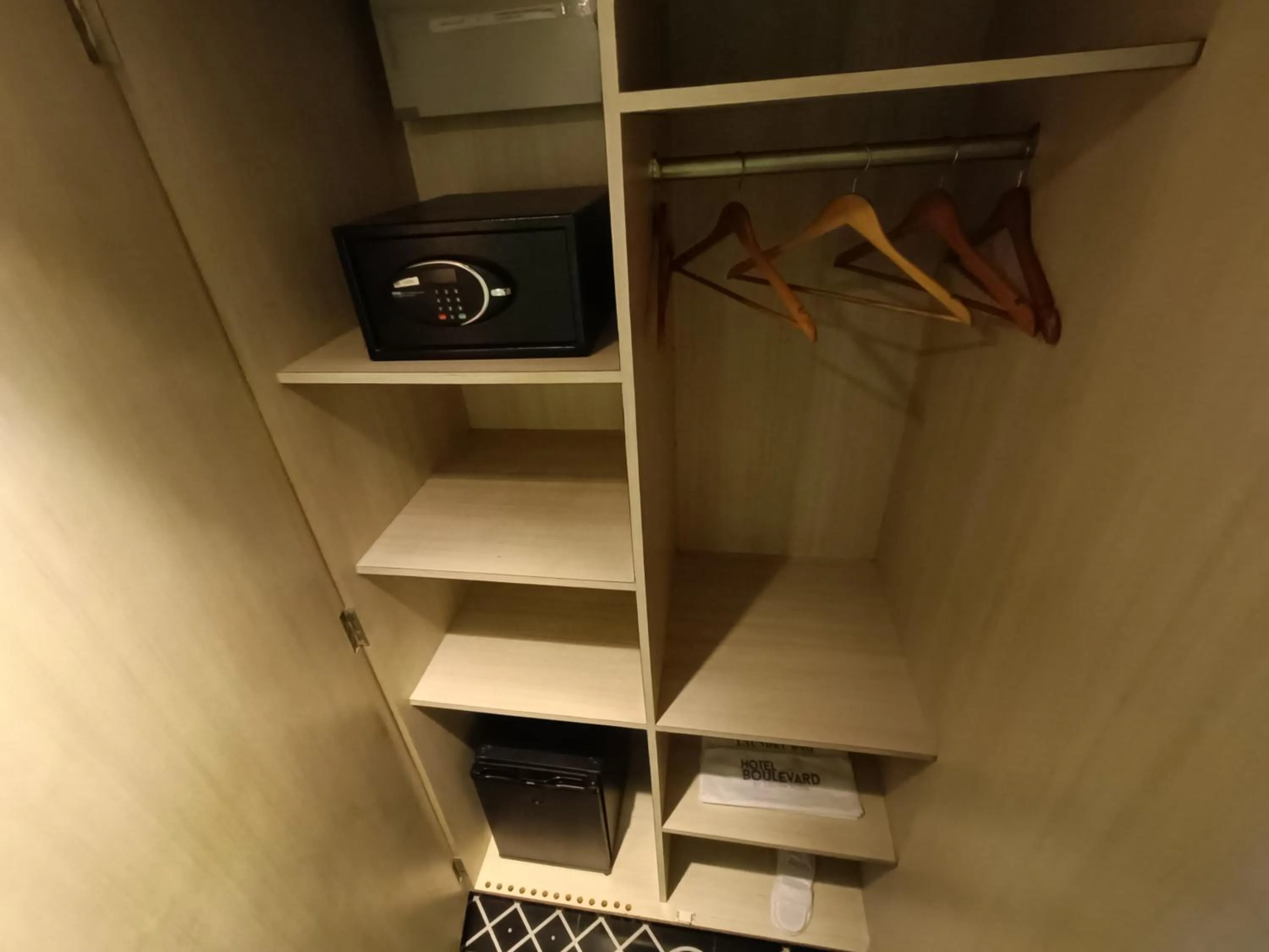 oven in Boulevard by Design Hotel Chennai