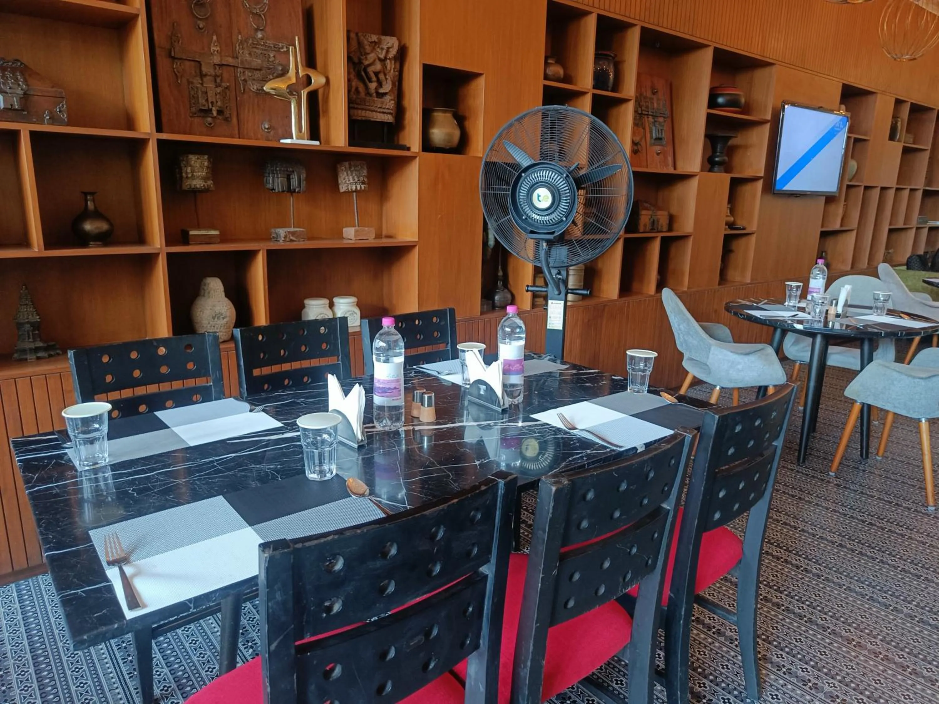 Restaurant/places to eat in Boulevard by Design Hotel Chennai