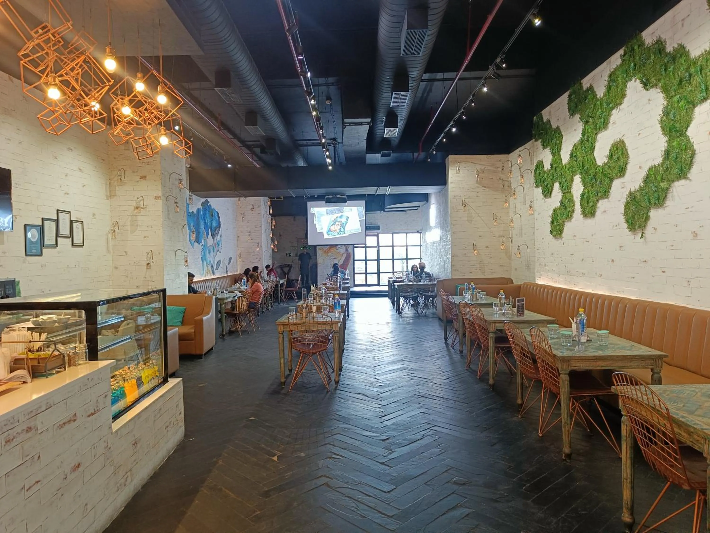 Restaurant/places to eat in Boulevard by Design Hotel Chennai